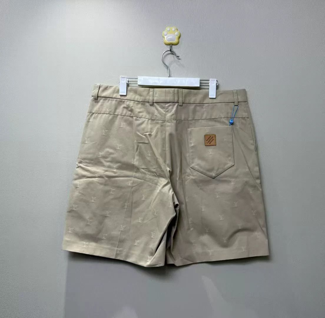 Louis Vuitton louis vuitton khaki logo embroidered shorts Size US 34 / EU 50 - 4 Thumbnail