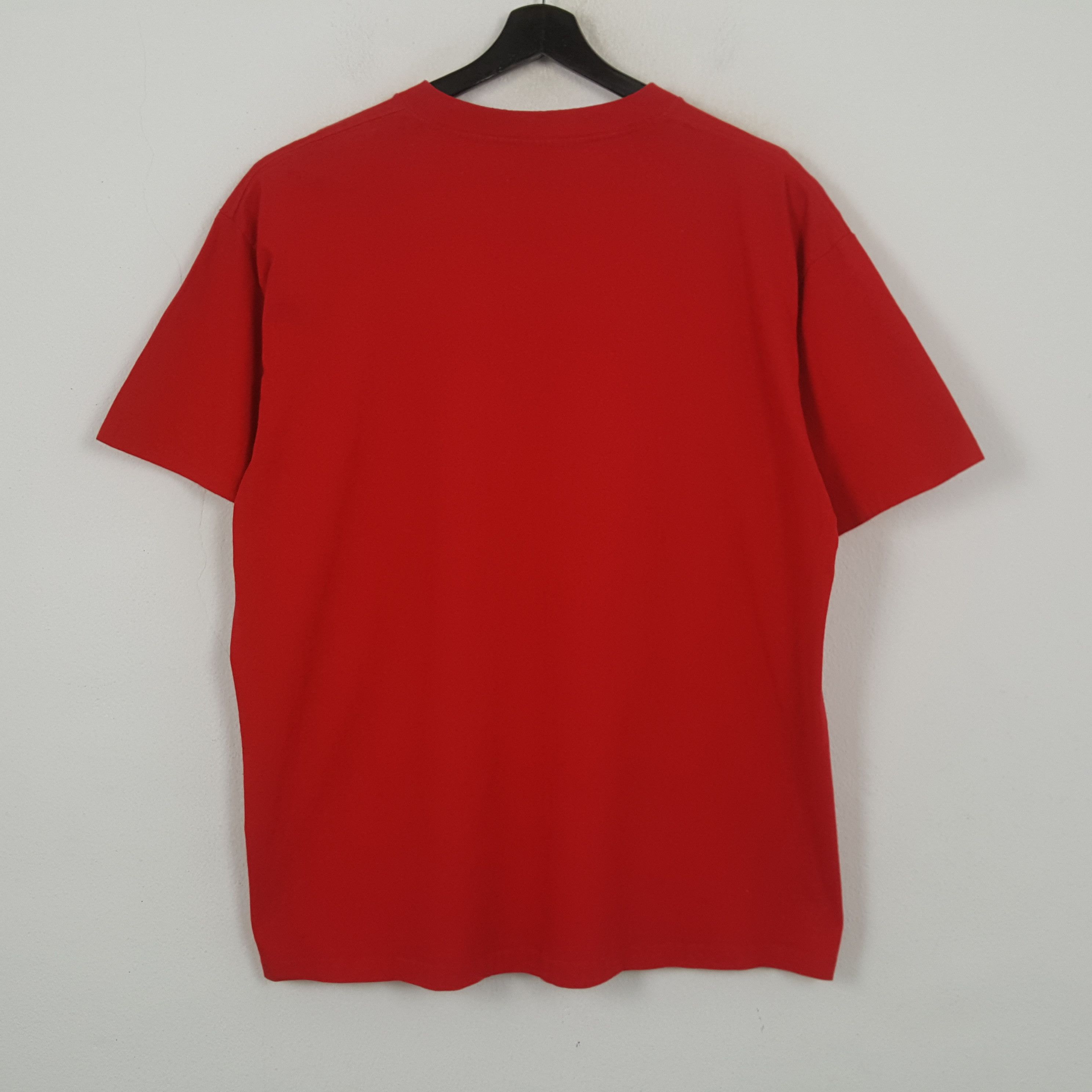 Vintage Hug A Firefighter Dept Vintage Tshirt RR1 Size US XL / EU 56 / 4 - 3 Thumbnail