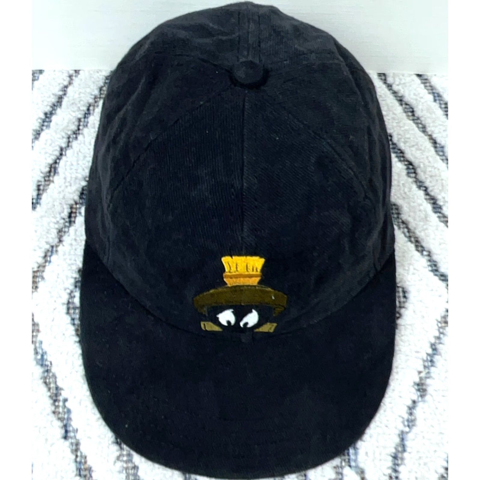 Vintage VINTAGE Marvin The Martin Hat Cap Snapback Black Looney Tunes Toons Rap Tee USA Size ONE SIZE - 4 Thumbnail