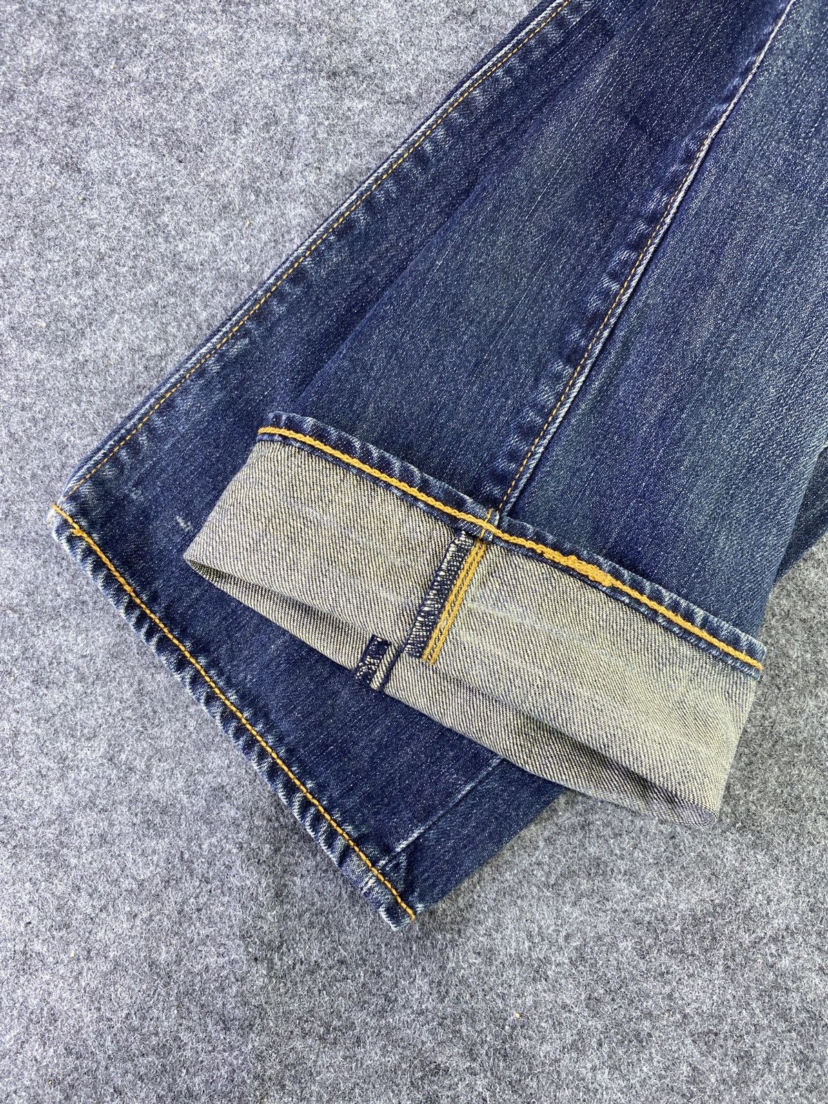 Vintage Levis 504 Blue Wash Jeans - J920