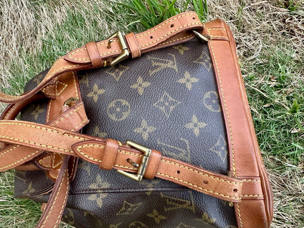 Louis Vuitton Authentic Louis Vuitton Monogram Canvas Montsouris Mini Bag Size ONE SIZE - 16 Thumbnail