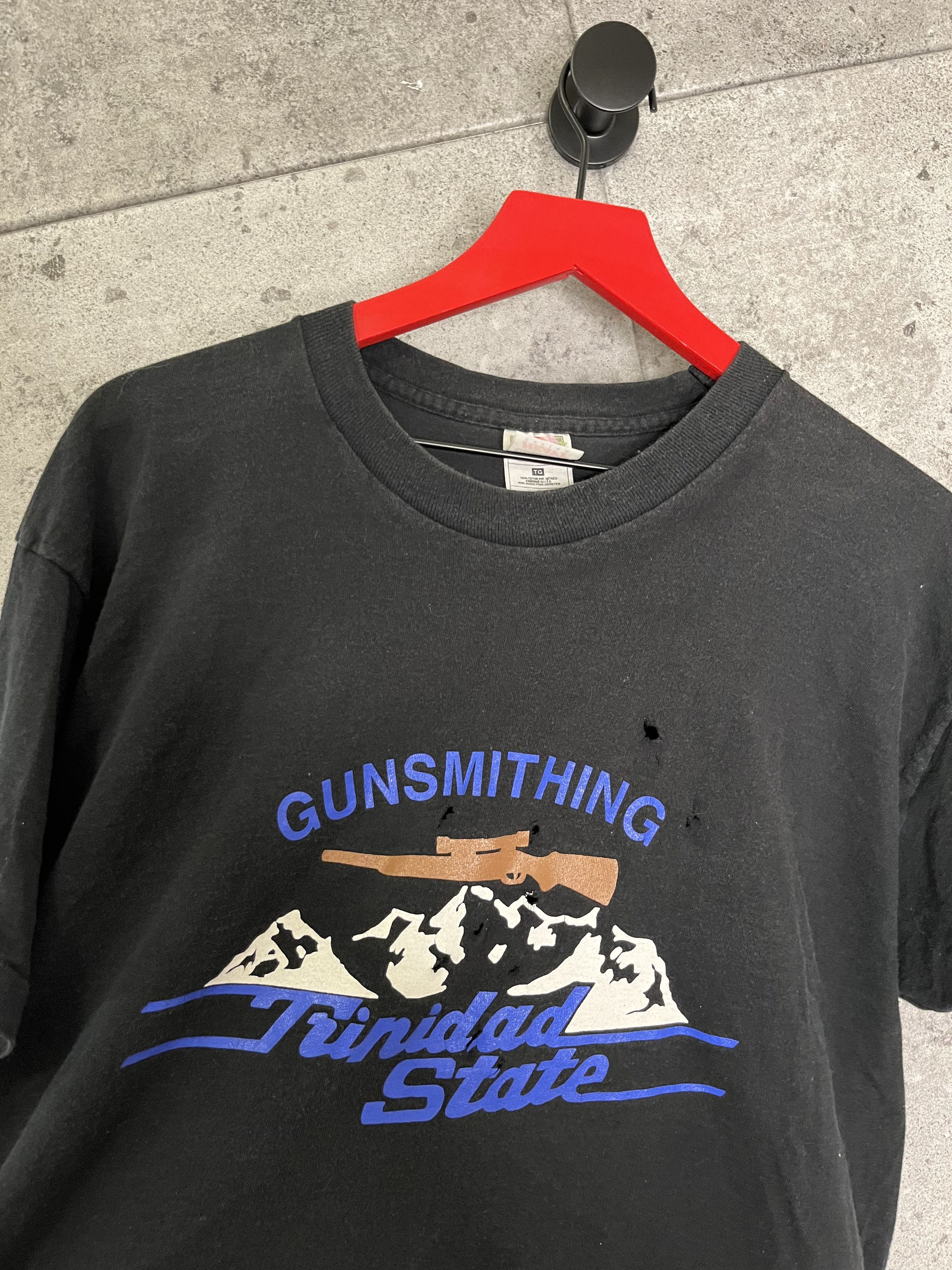 Vintage vintage cropped gun shot hole gunsmithing t shirt Size US L / EU 52-54 / 3 - 3 Thumbnail