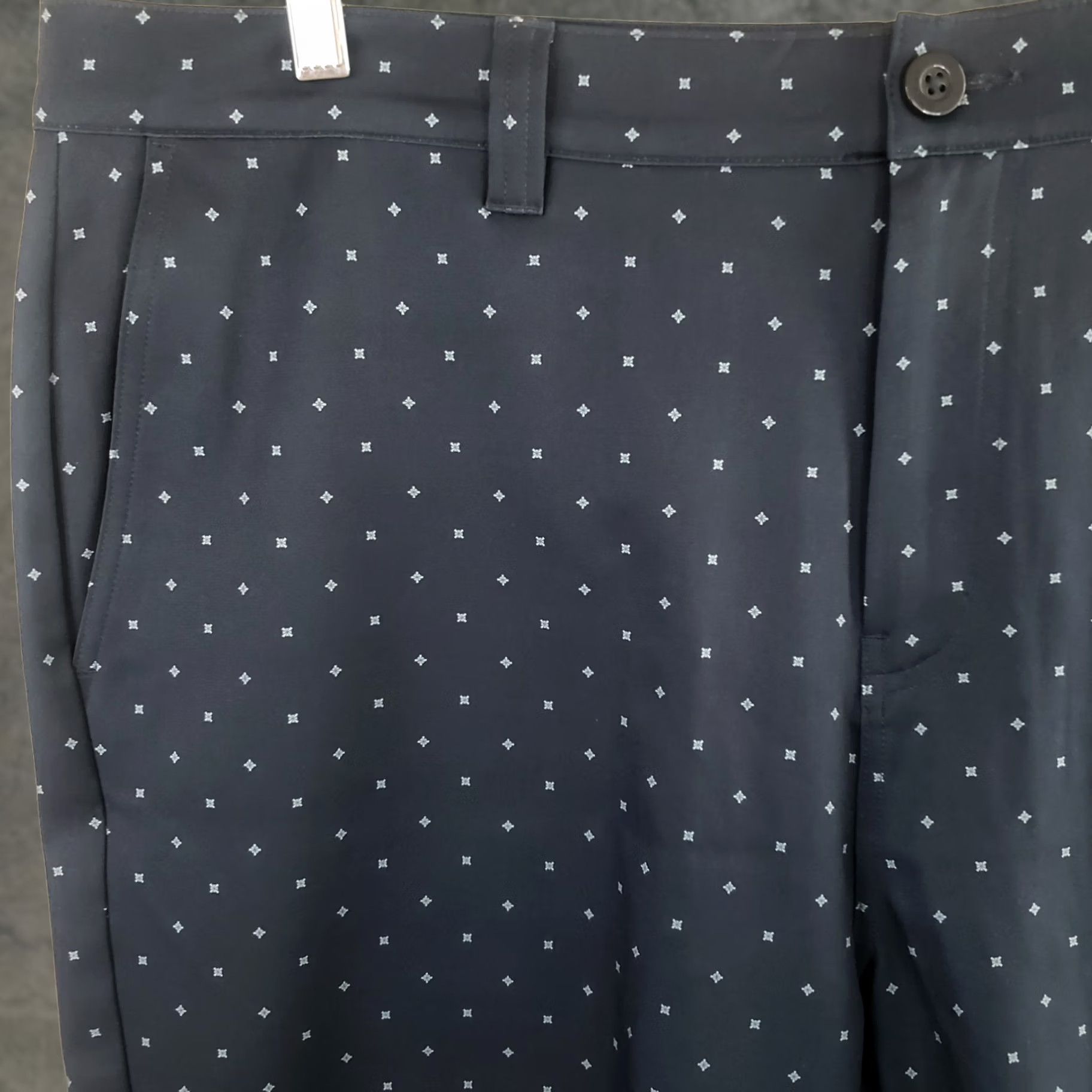 TravisMathew Travis Mathew Shorts Mens 40x9 Navy Geometric Pattern Golf Casual Performance Size US 40 / EU 56 - 1 Thumbnail