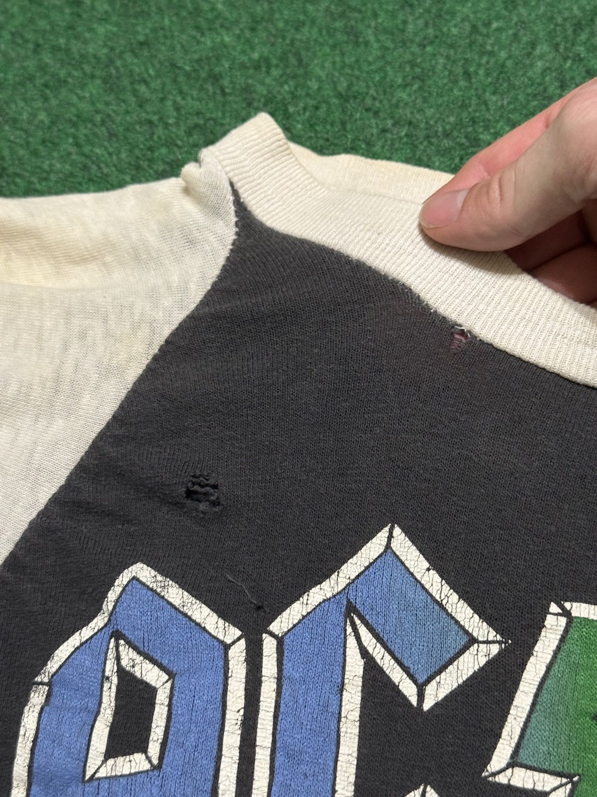 Band Tees ACDC Highway To Hell Vintage Raglan 20x21 Concert T Shirt Size US XS / EU 42 / 0 - 10 Thumbnail