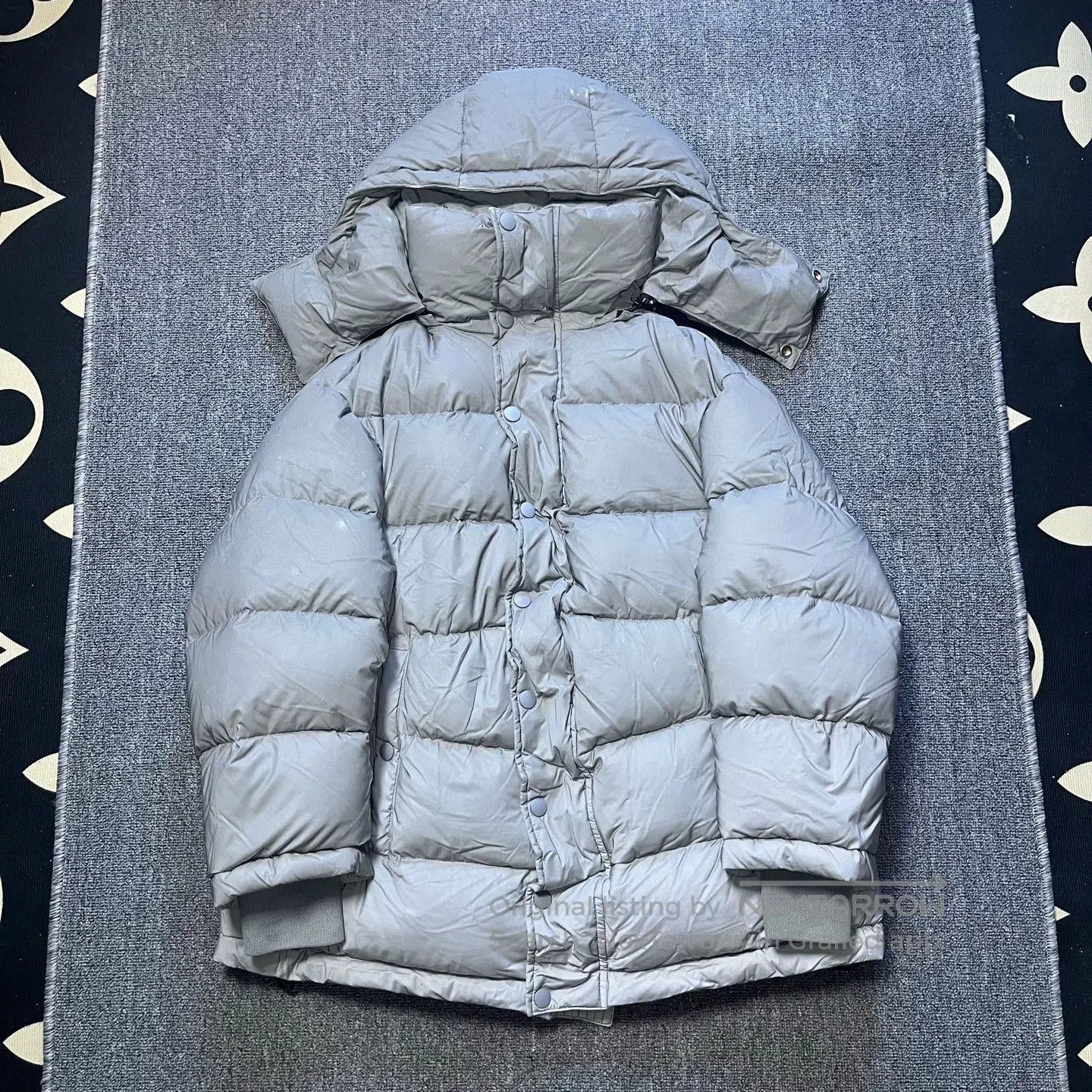Balenciaga Balenciaga Silver Gray Logo Down Jacket. Size US XS / EU 42 / 0 - 1 Thumbnail
