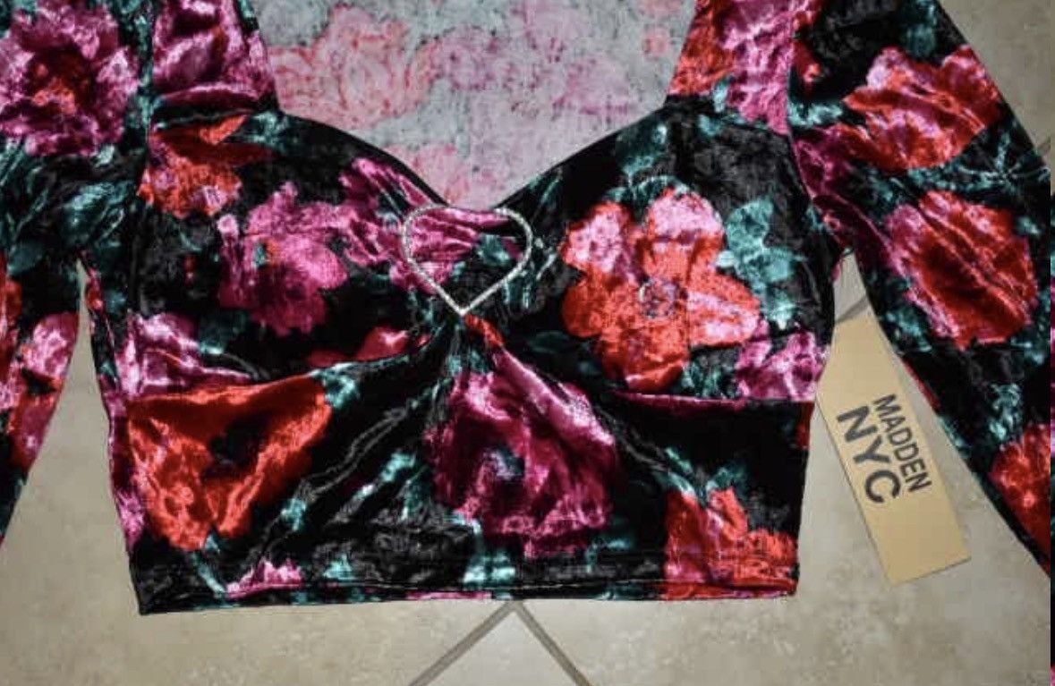 Steve Madden NWT Steve Madden Y2K Velvet Floral Crop Top Size S / US 4 / IT 40 - 3 Thumbnail