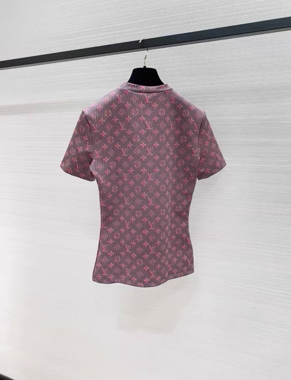 Louis Vuitton Louis Vuitton All-Over Monogram Print Crew Neck T-Shirt J33 Size XS / US 0-2 / IT 36-38 - 2 Thumbnail