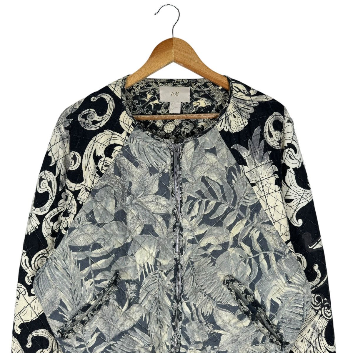 H&M ☀️H&M POP ART CROPPED BOMBER JACKET Size M / US 6-8 / IT 42-44 - 3 Thumbnail