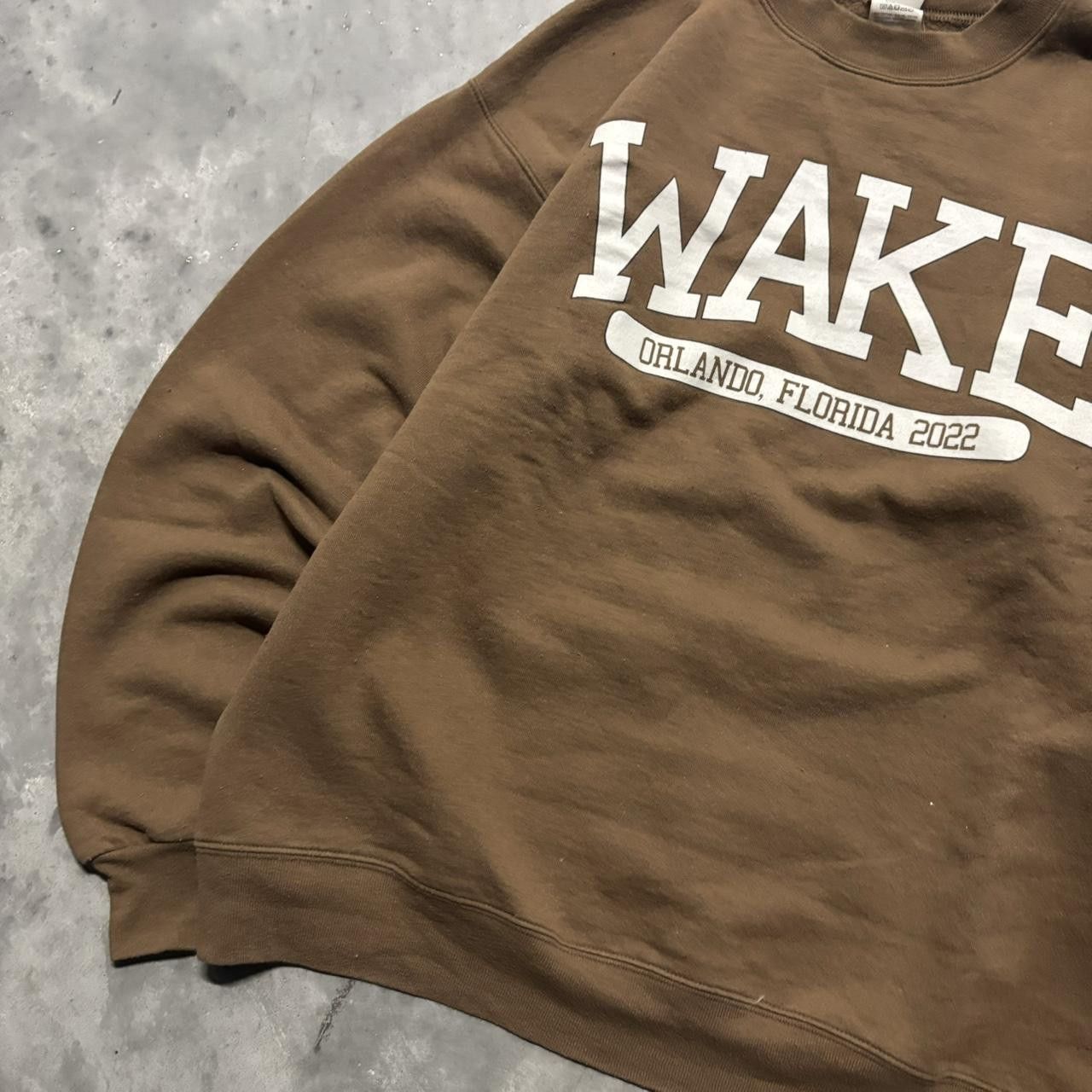 Japanese Brand × Vintage Crazy Vintage Y2K/2000s Brown Wake Spellout Streetwear Essential Crewneck! Size US M / EU 48-50 / 2 - 3 Thumbnail