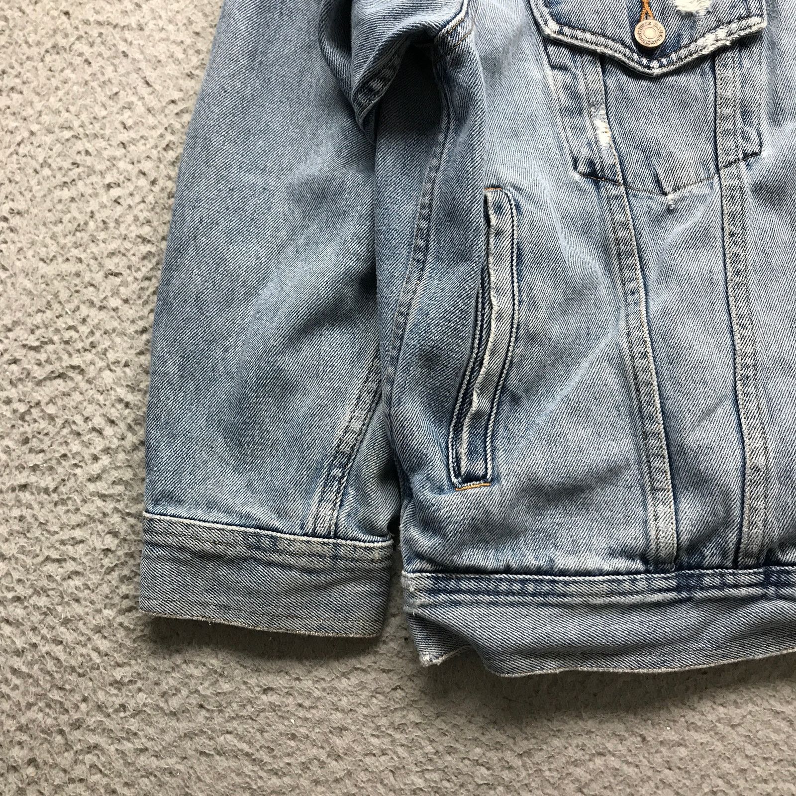 Eddie Bauer Vintage Eddie Bauer Denim Trucker Jacket Womens Small Blue Size S / US 4 / IT 40 - 8 Thumbnail