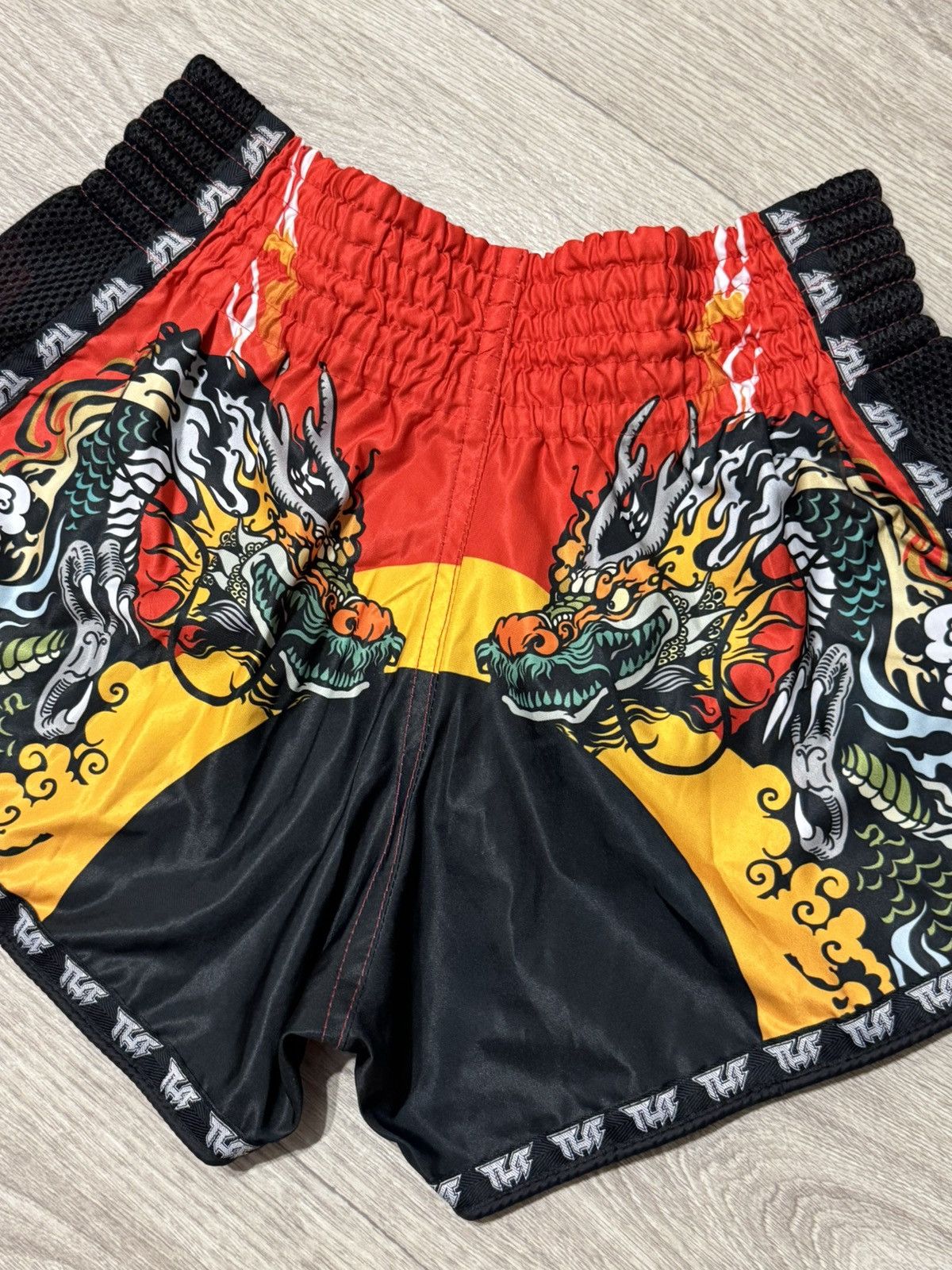 Japanese Brand 🔷TUFF Chinese Dragon/Tiger Muay Thai Shorts🔷 Size US 34 / EU 50 - 4 Thumbnail