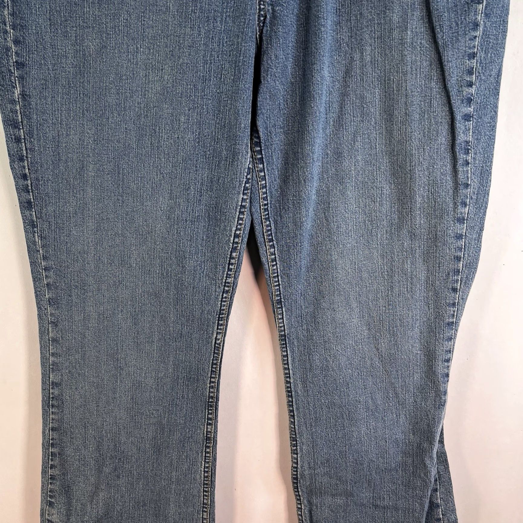 Levi's VINTAGE Levi's Signature Modern Boot Cut Denim Jeans Women 16 Blue 39x33 NWT Slim Stretch Leather Logo Zipper Button 5-Pocket Jeans Mens? Size 38" / US 16 / IT 52 - 3 Thumbnail