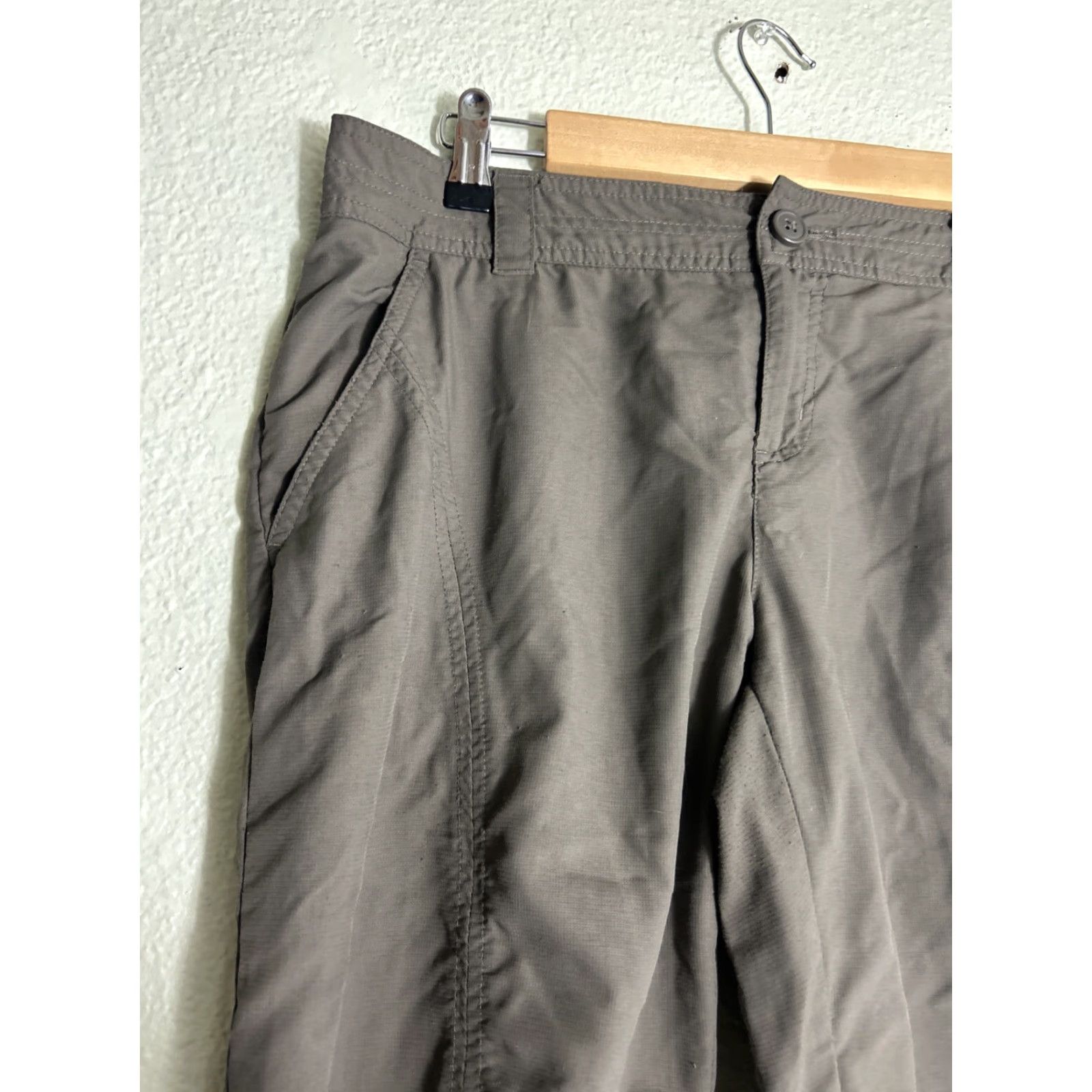 Vintage Columbia 10 Gray Ripstop Outdoor Hiking Cargo Capri Pants 32x18 Women Regular Wide-Leg Capris Size 32" / US 10 / IT 46 - 3 Thumbnail