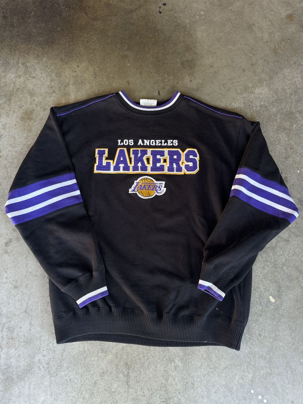 Vintage 90's Lee Sport NBA Los Angeles Lakers Embroidered high quality Crewneck