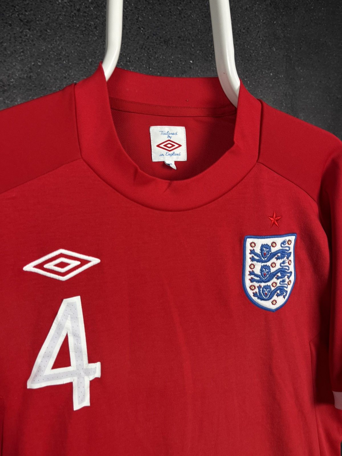 Vintage England 2010 2011 Gerrard World Cup away soccer jersey Size US M / EU 48-50 / 2 - 3 Thumbnail
