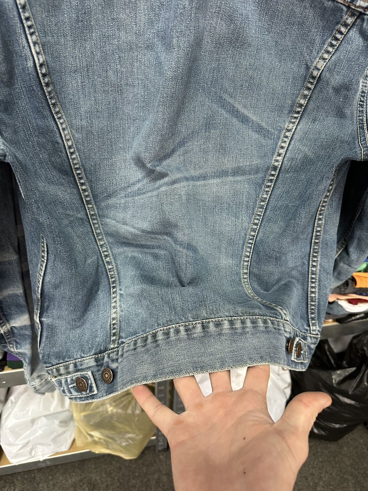 Levi's Vintage Clothing Vintage Levi’s Denim Jacket Washed Blue Trucker 90s Hype Size US XL / EU 56 / 4 - 15 Thumbnail