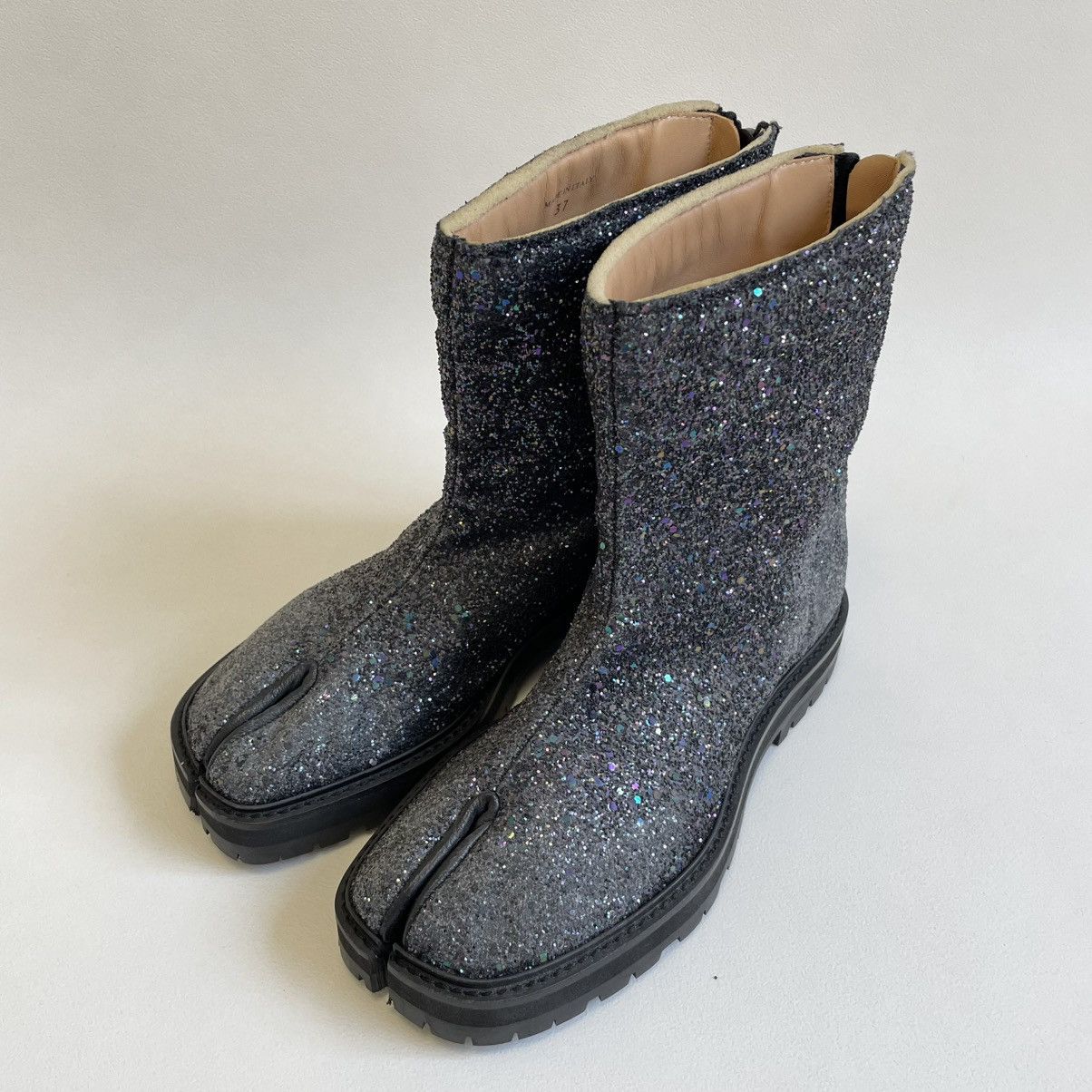 Maison Margiela A/W 19 Glitter Hunter Tabi Boots Size US 7 / IT 37 - 1 Thumbnail
