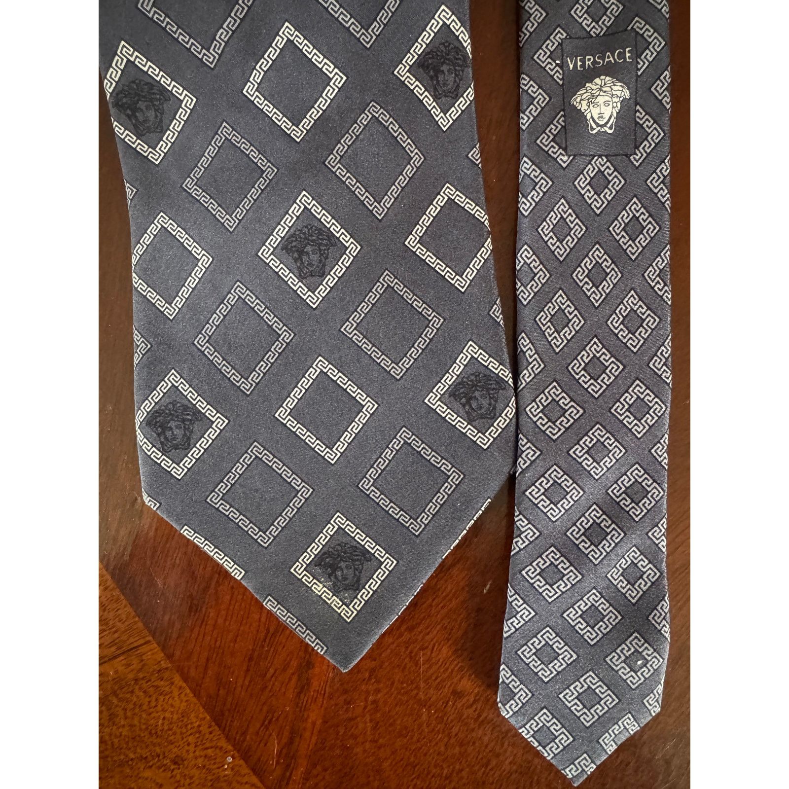 Beretta Italy Versace Beautiful Gray Men's 100% Silk Tie Size ONE SIZE - 5 Thumbnail