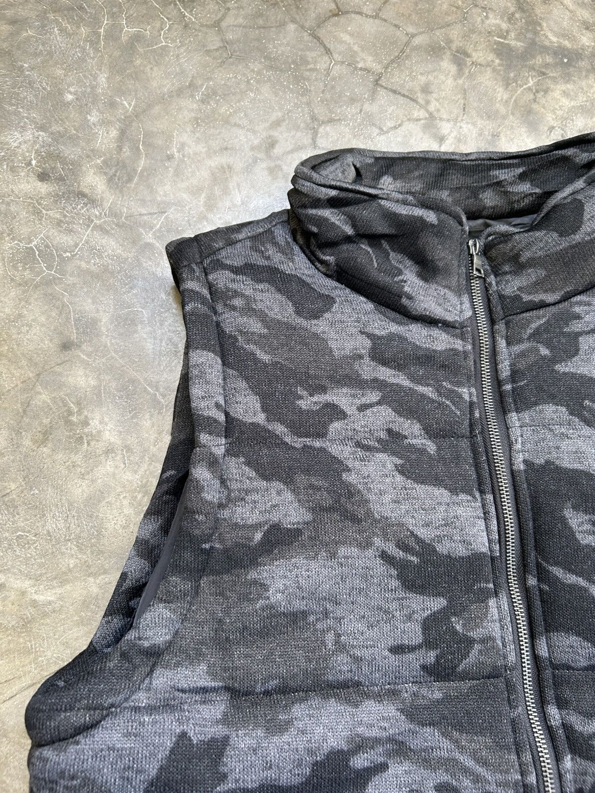 In The Attic In The Attic Homme - Camo Zipper Vest Size XL Size US XL / EU 56 / 4 - 2 Thumbnail