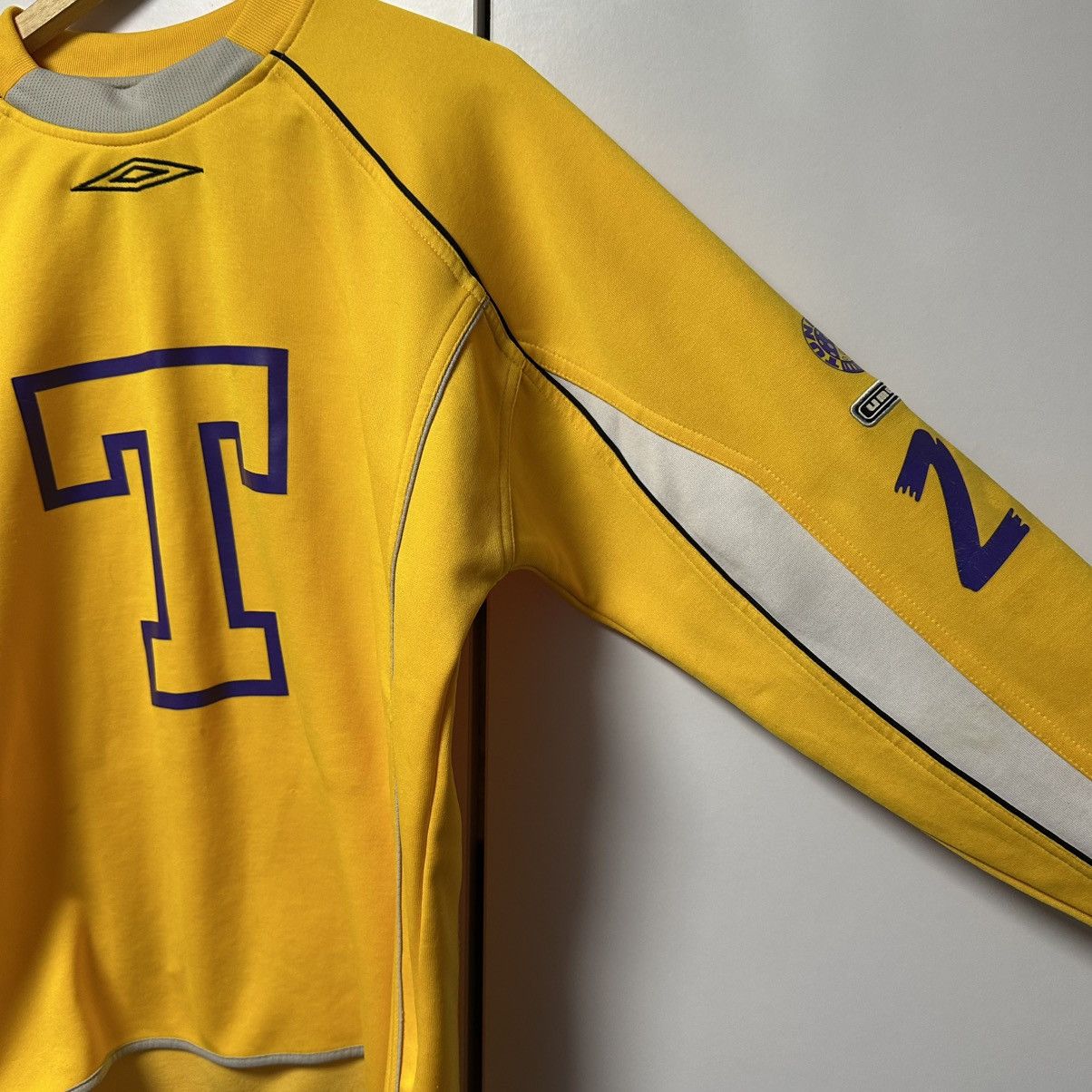 Umbro Umbro Tunet Innebandy Hlubb 29 T Vintage Jersey Size US S / EU 44-46 / 1 - 4 Thumbnail