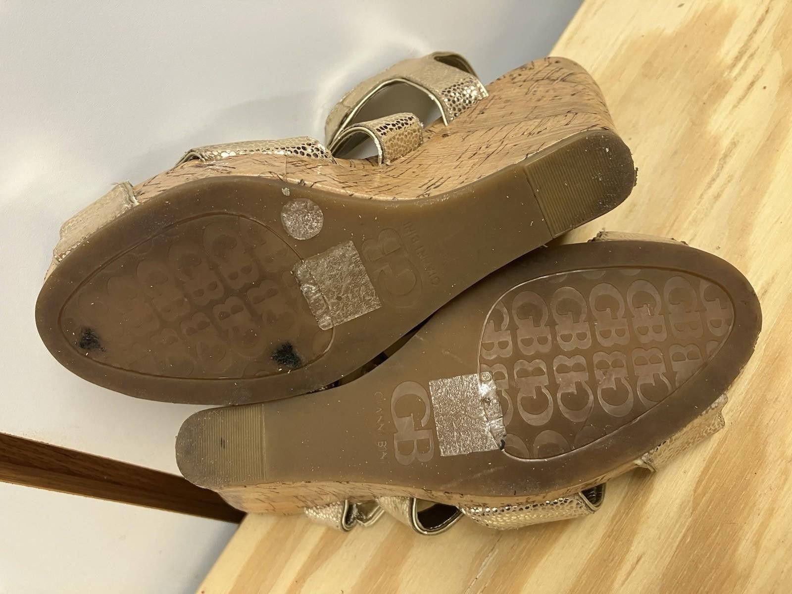 Other Gianni Bini Metallic Gold Leather Cork Wedge Sandals Size US 7 / IT 37 - 5 Thumbnail
