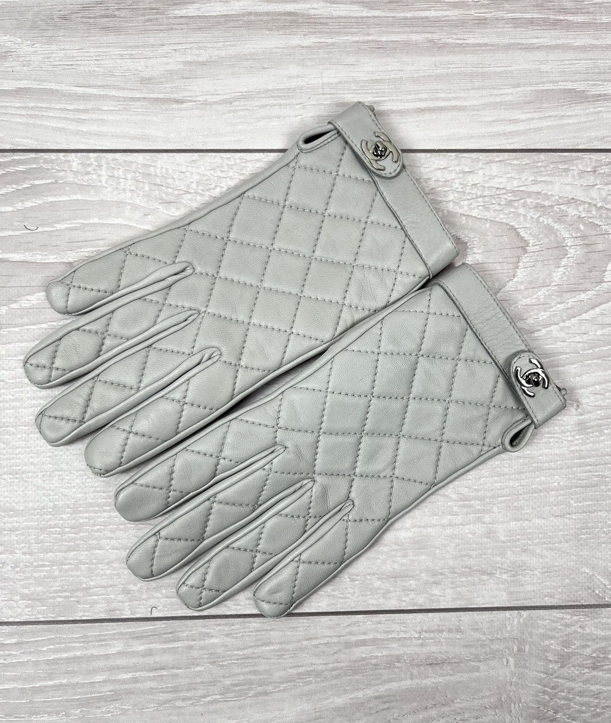 Chanel Chanel Luxury Grey Leather Lambskin Silk Lining Logo Gloves Size ONE SIZE - 2 Thumbnail