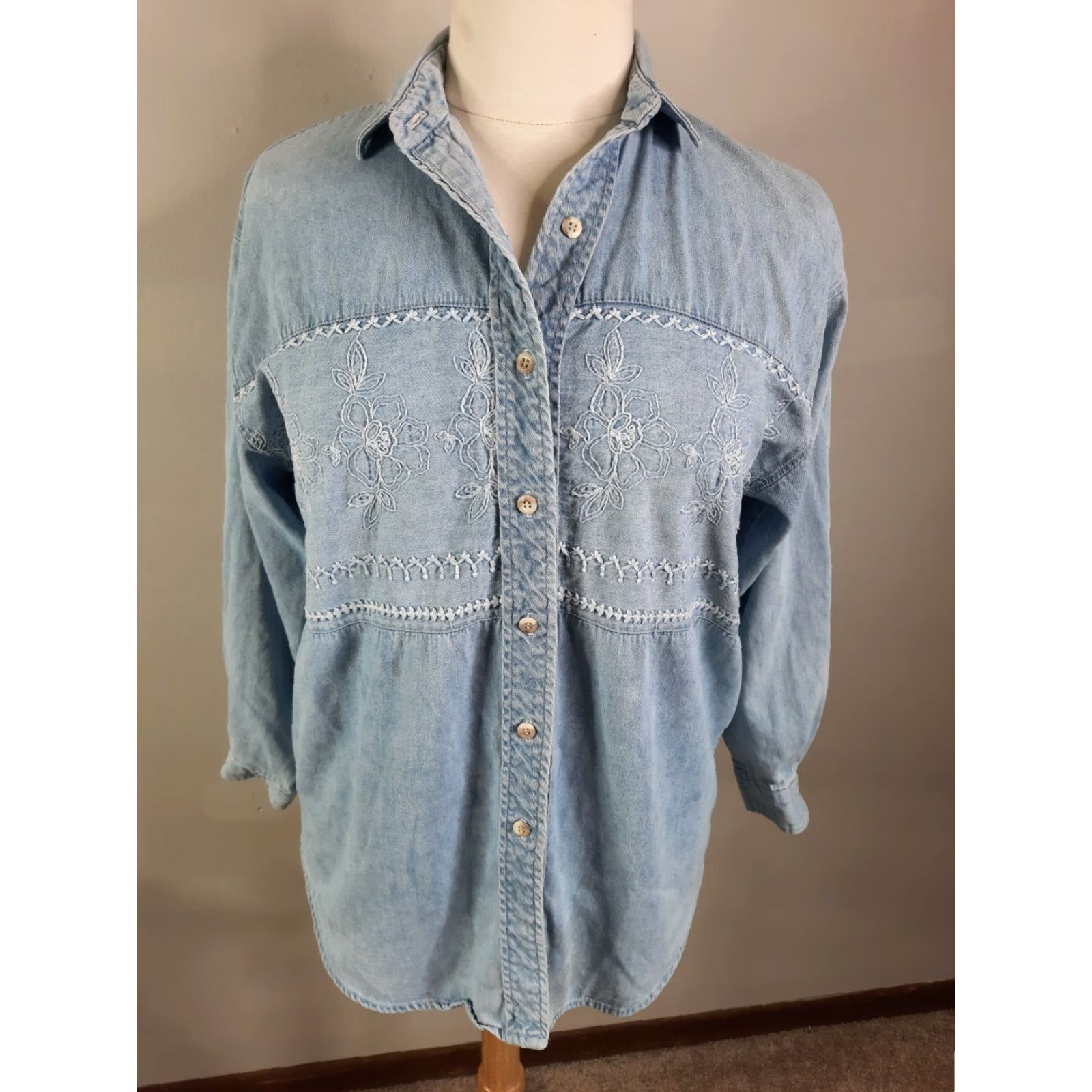 Denime VINTAGE L2S 1990s Oversized Denim Embroidered Floral Grunge Shirt Top Large USA Mens Womens Boys Girls Size L / US 10 / IT 46 - 3 Thumbnail