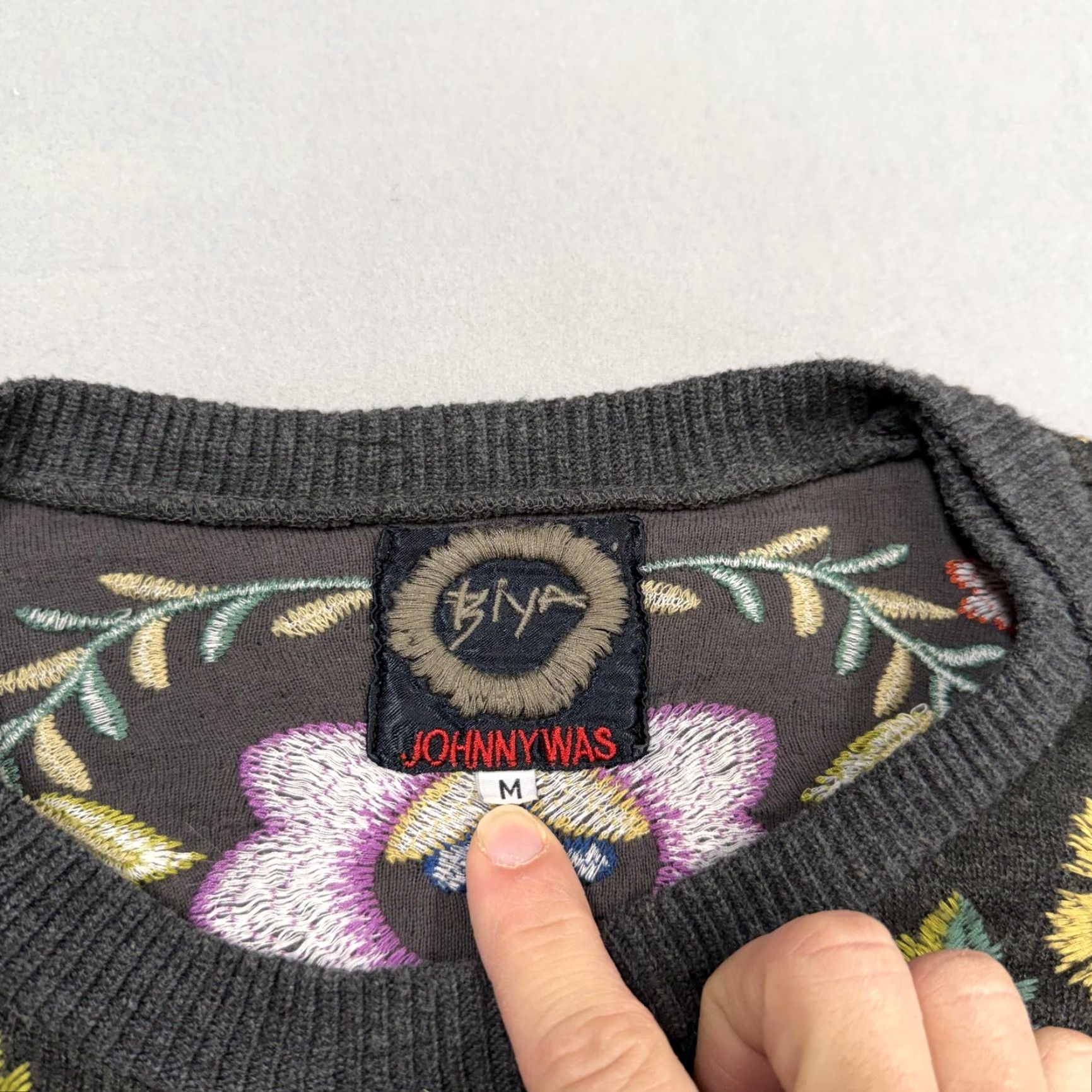 Johnny Was Johnny Was Sweater Womens Medium Gray Embroidered Floral Boho Crewneck Pullover Size M / US 6-8 / IT 42-44 - 6 Thumbnail