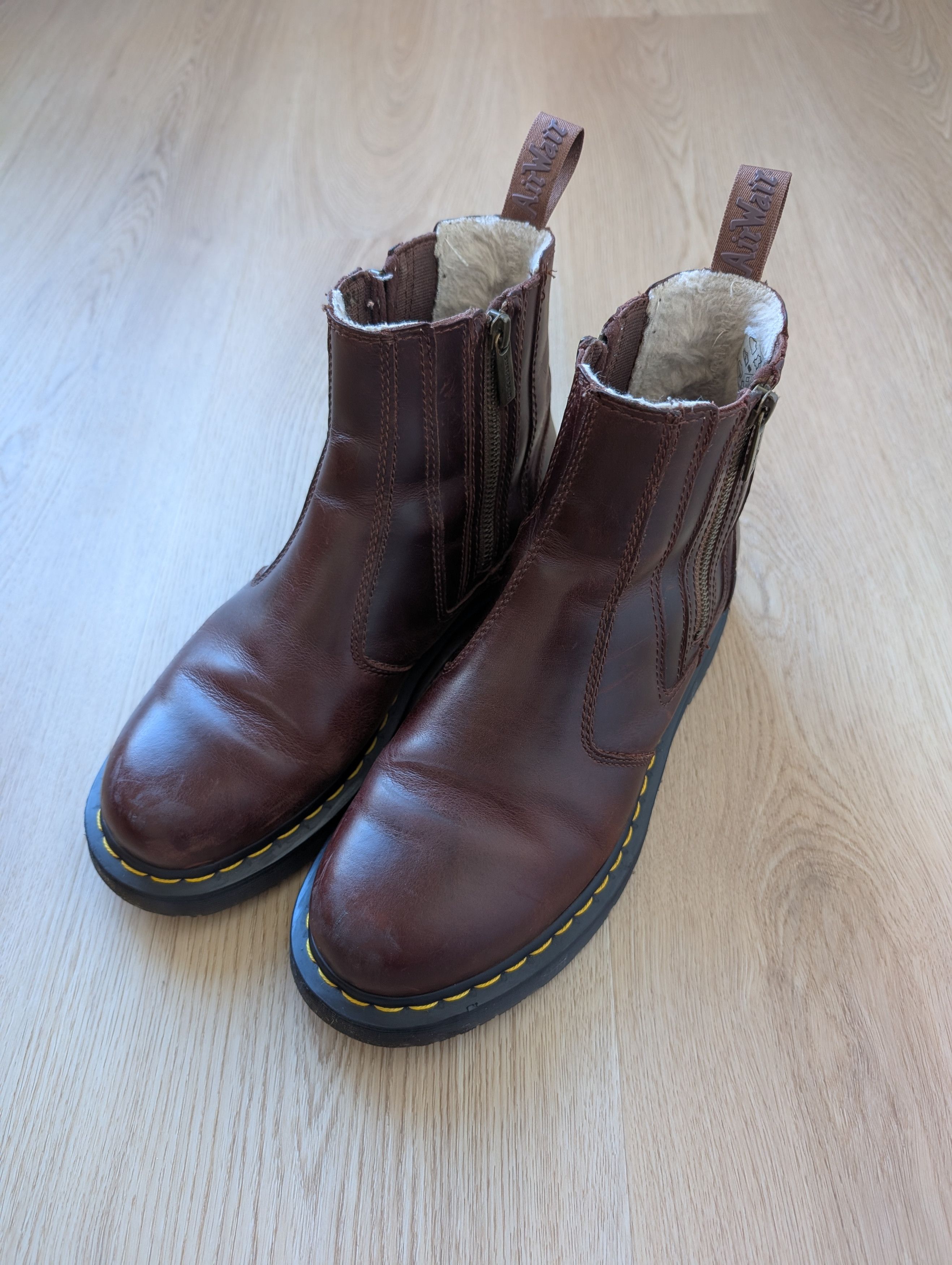 Dr. Martens Dr Martens 2976 Alyson Womens Wintergrip Chelsea Boot Size US 9 / IT 39 - 1 Thumbnail