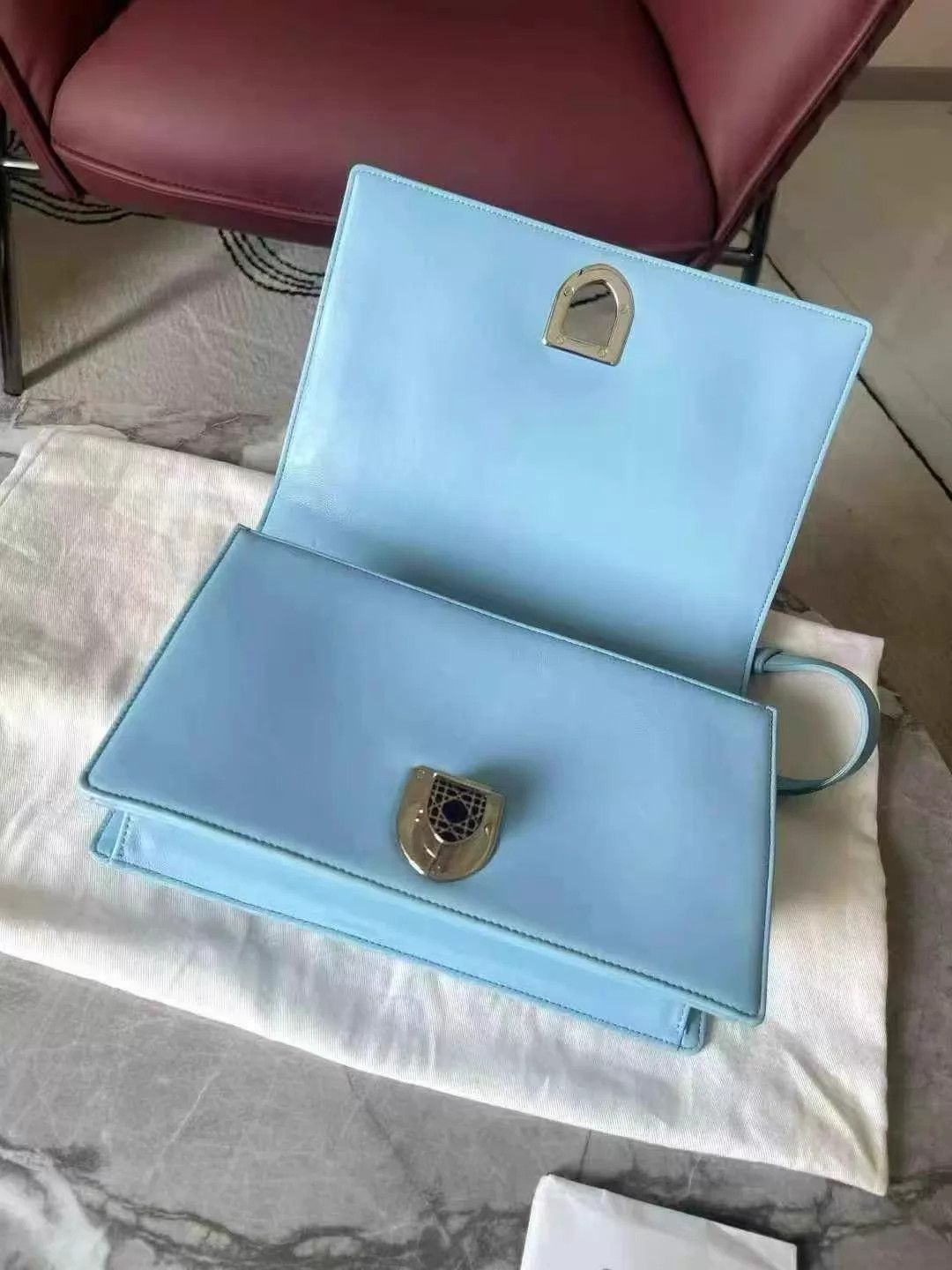 Dior Dior Badge Medium Blue Shield Bag 25x16x7 LN AF039 Size ONE SIZE - 8 Thumbnail