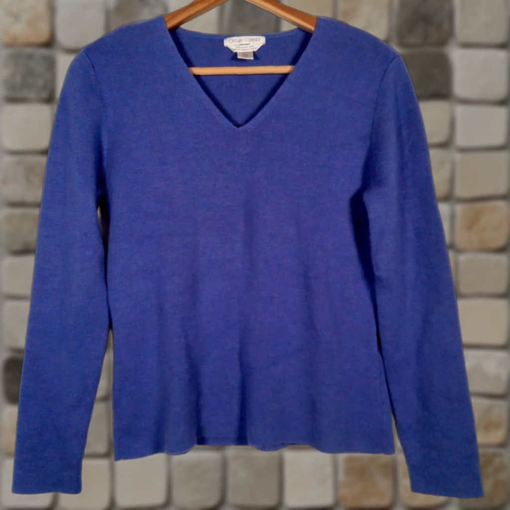 Vintage VINTAGE Casual Corner Sweater Women Large Italian Merino Wool Knit V-Neck Pullover Winter Fall Spring Size L / US 10 / IT 46 - 1 Thumbnail