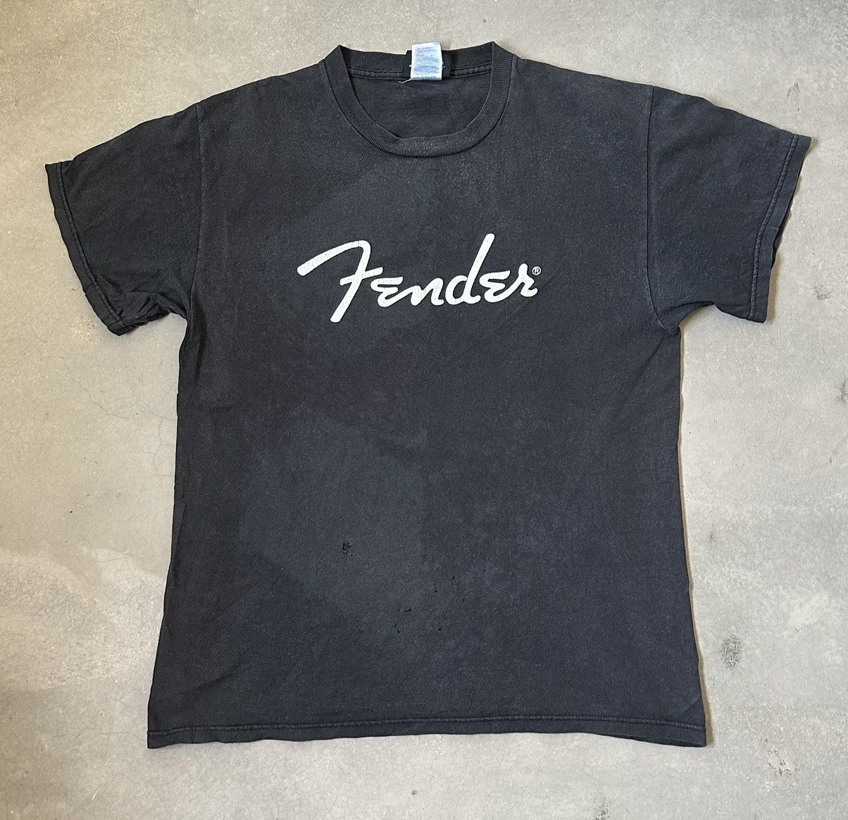 Fender VINTAGE FENDER DISTRESSED TEE Size US M / EU 48-50 / 2 - 1 Thumbnail