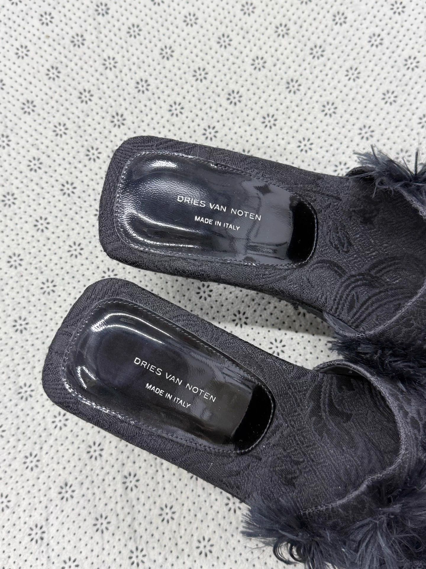 Dries Van Noten Dries Van Noten Black Faux Fur Beaded 38 Unused Size US 7 / IT 37 - 3 Thumbnail