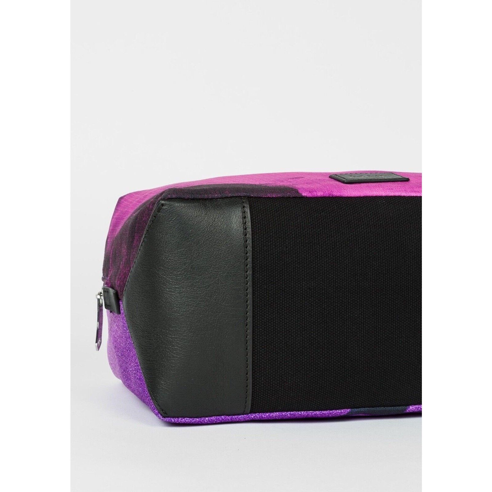 Paul Smith NWT $200 canvas & leather Photo Print Wash Bag / Dopp Kit. Size ONE SIZE - 7 Thumbnail