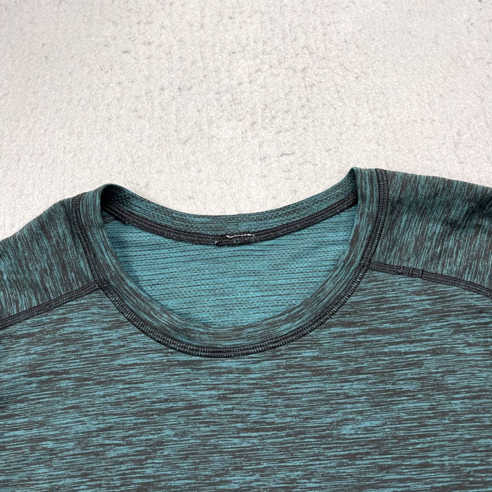 Lululemon Lululemon Shirt Mens XL Green Long Sleeve Metal Vent Athleisure Yoga Gym Size US XL / EU 56 / 4 - 3 Thumbnail