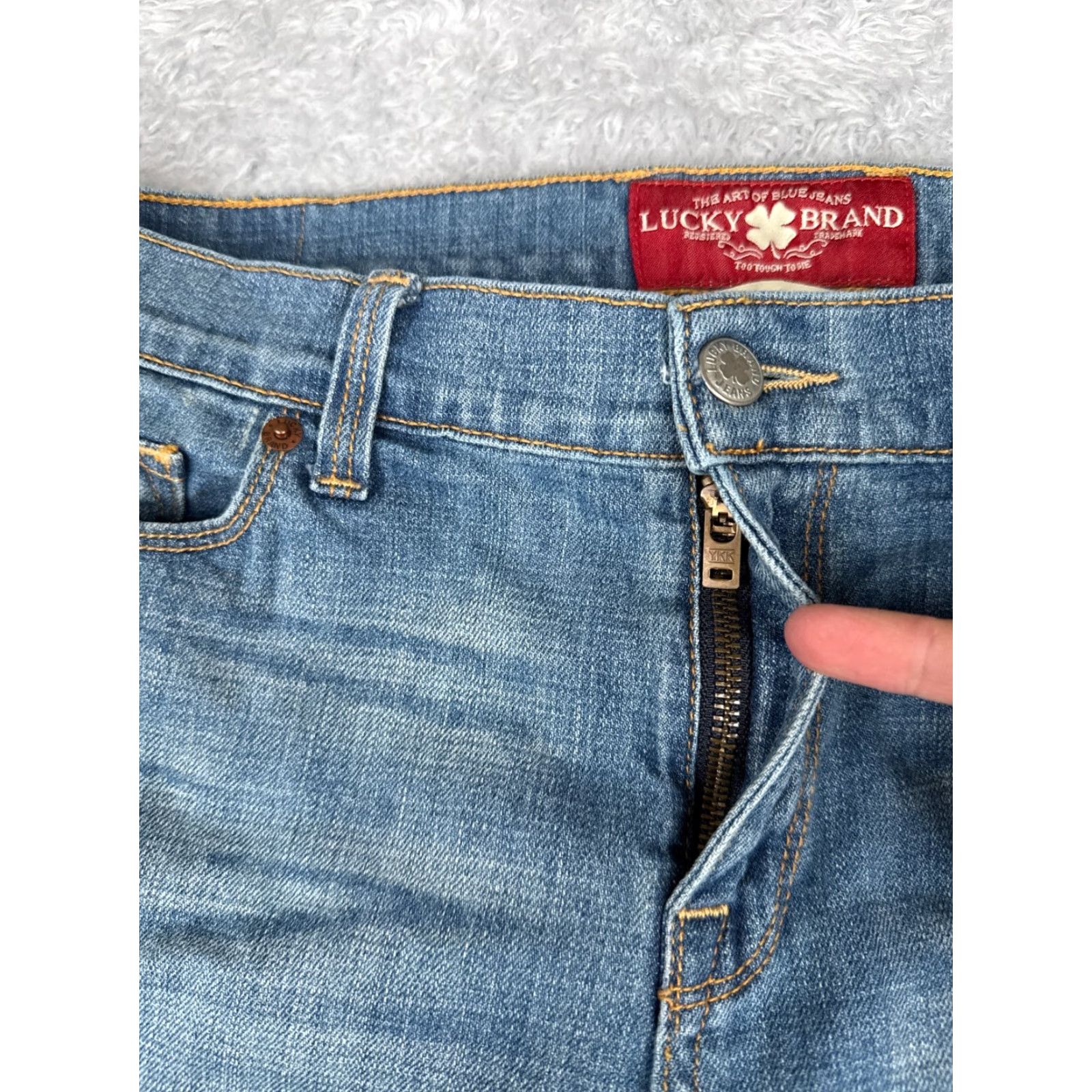 Lucky Brand Lucky Brand Jeans Women 12 Blue Denim Capri Mid Rise 32x26 Jeans Capris Vintage Millennial Style Womens Size 34" / US 12 / IT 48 - 5 Thumbnail