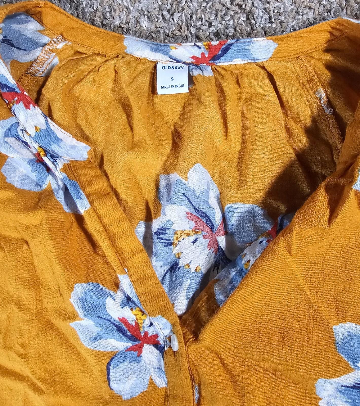 Old Navy Old Navy Yellow Floral Blouse Size Small Size S / US 4 / IT 40 - 3 Thumbnail
