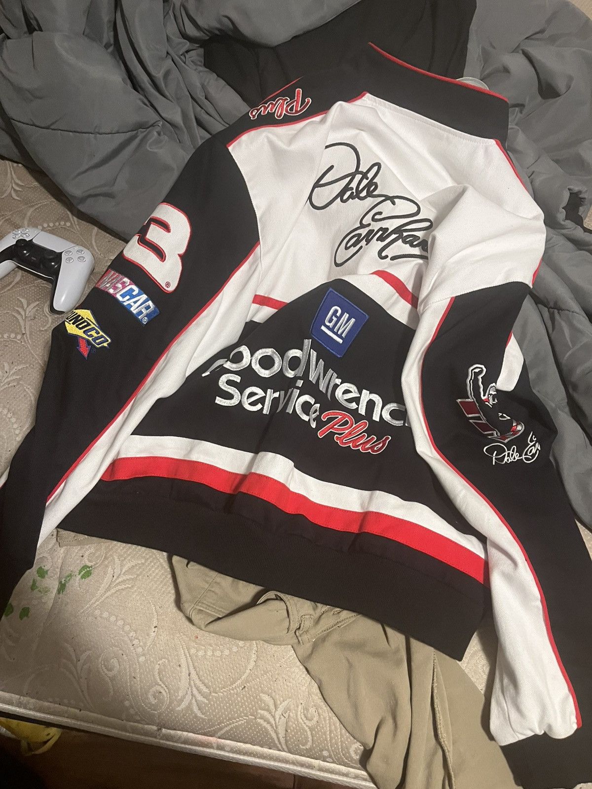 IDK worn once Size US XL / EU 56 / 4 - 3 Thumbnail