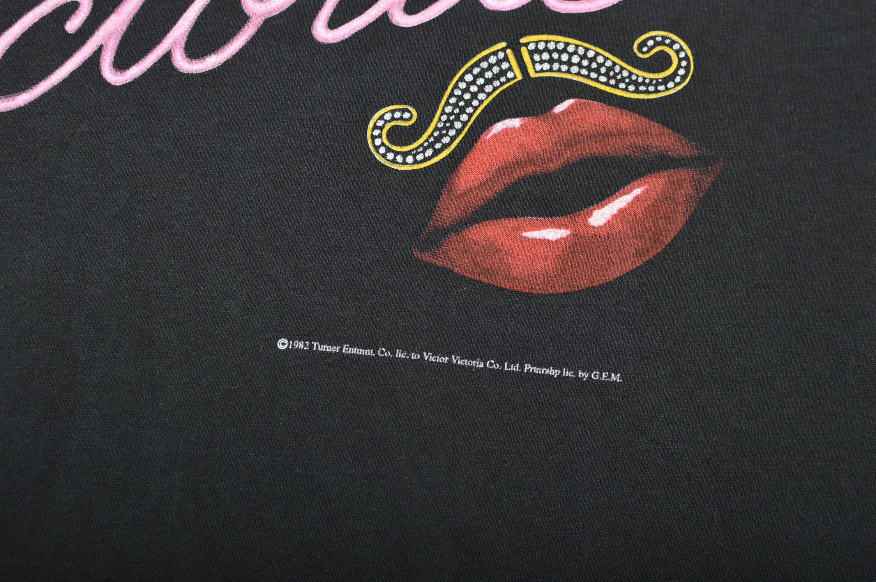 Delta × Vintage Delta Victor Victoria Movie Vintage 2000s T-Shirt Size US L / EU 52-54 / 3 - 3 Thumbnail