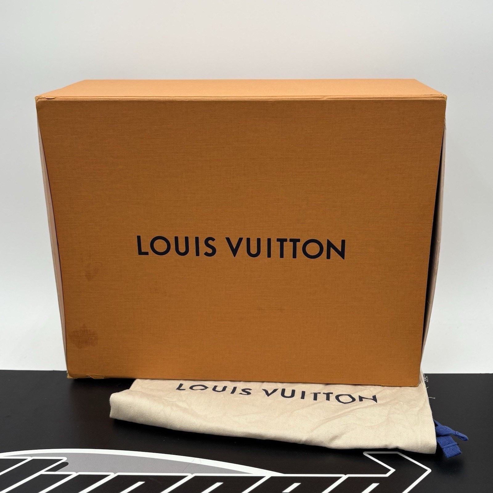 Louis Vuitton Louis Vuitton Trainer ' White Green ' | GREAT CONDITION! Size US 12.5 / EU 45-46 - 15 Thumbnail