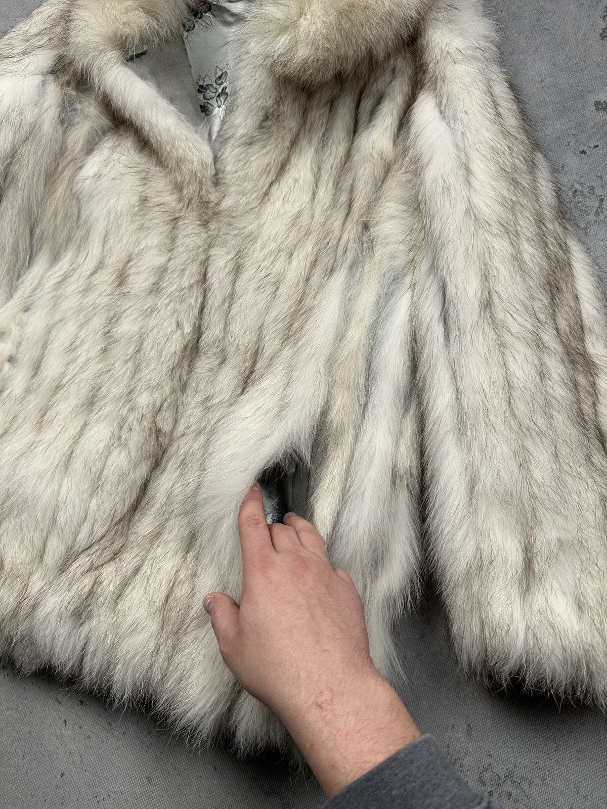 Sagafurs Vintage Saga Fox Real Fur Coat Ivory Grey Luxury Jacket 80s Size S / US 4 / IT 40 - 19 Thumbnail