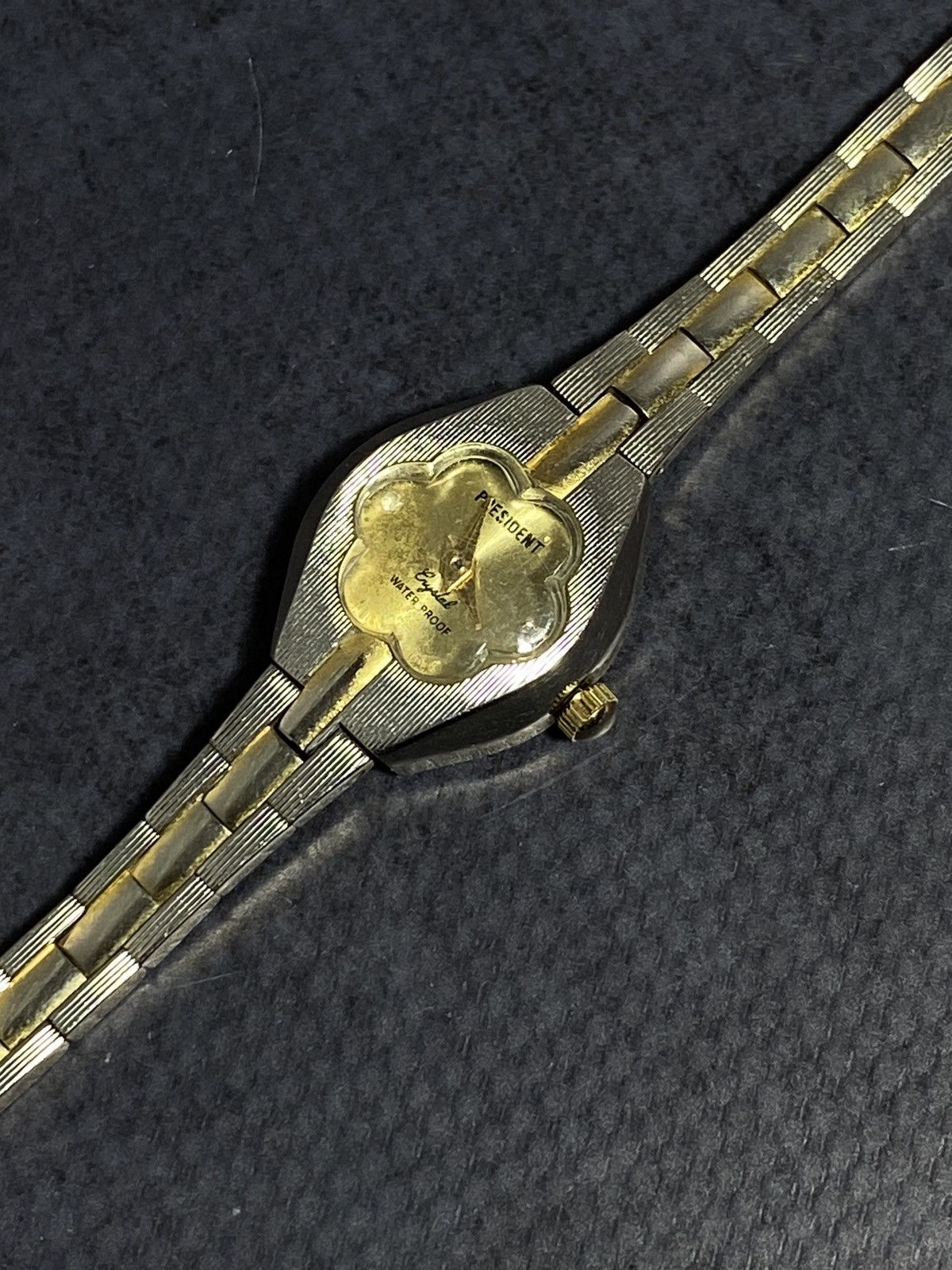 Japanese Brand Vintage PRESIDENT Quartz Watch, Japan Brand Size ONE SIZE - 7 Thumbnail
