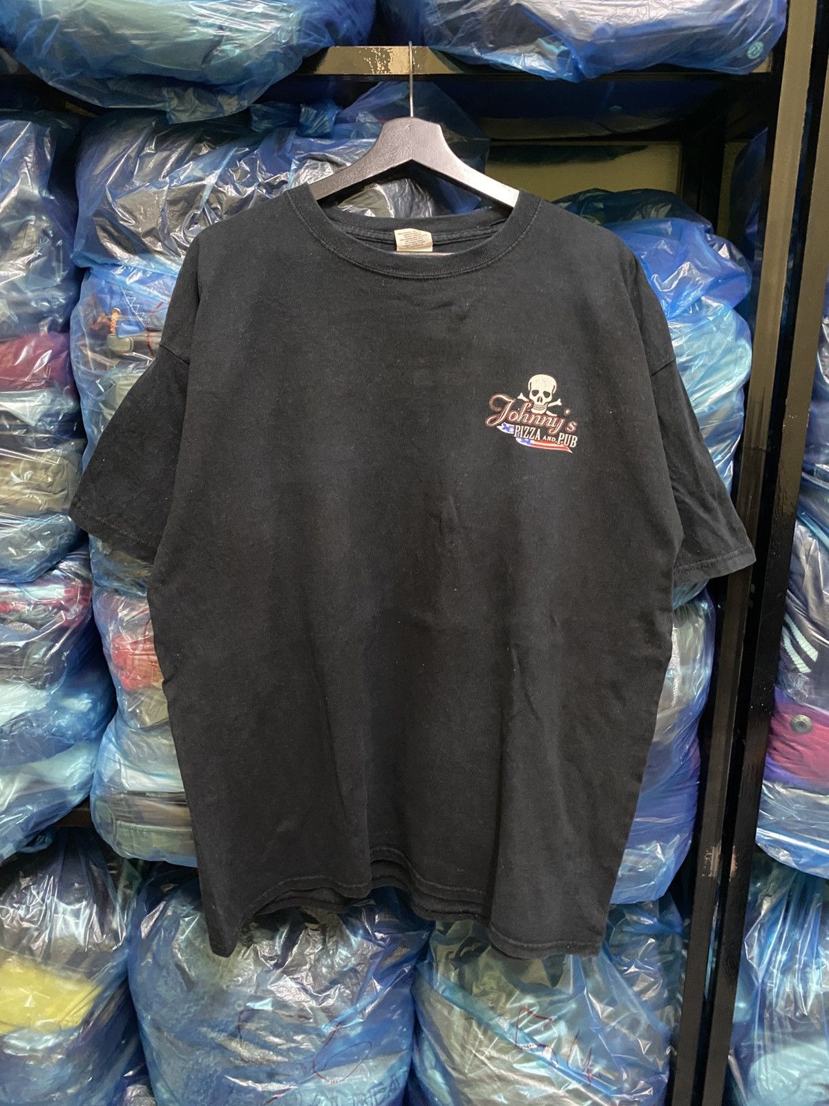 Other VINTAGE JOHNNY PIZZA AND PUB TSHIRT Size US XL / EU 56 / 4 - 2 Thumbnail