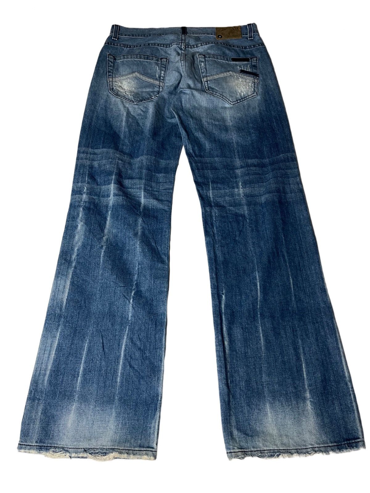 Armani Exchange 32" Armani Exchange Distressed Denim Size US 32 / EU 48 - 1 Thumbnail