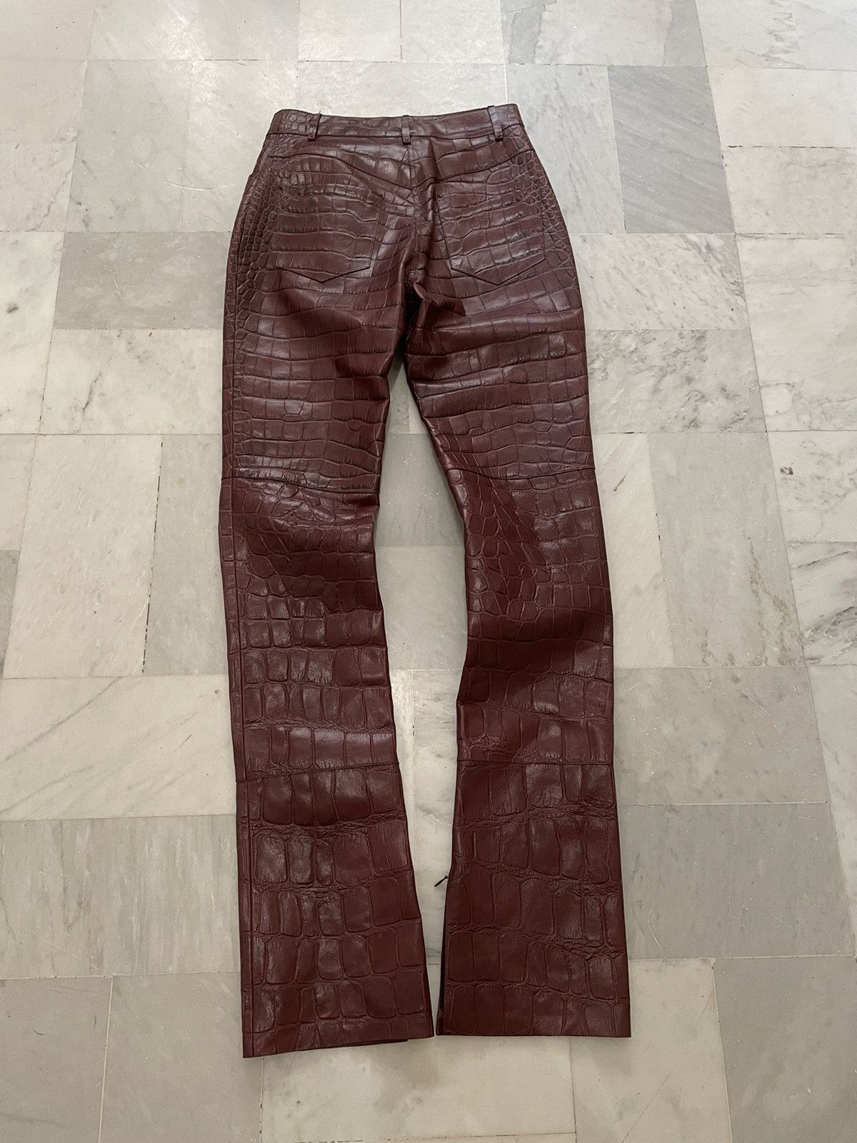 Roberto Cavalli Roberto Cavalli Runway Burgundy Croc-Embossed Leather Pants Size 27" / US 4 / IT 40 - 11 Thumbnail