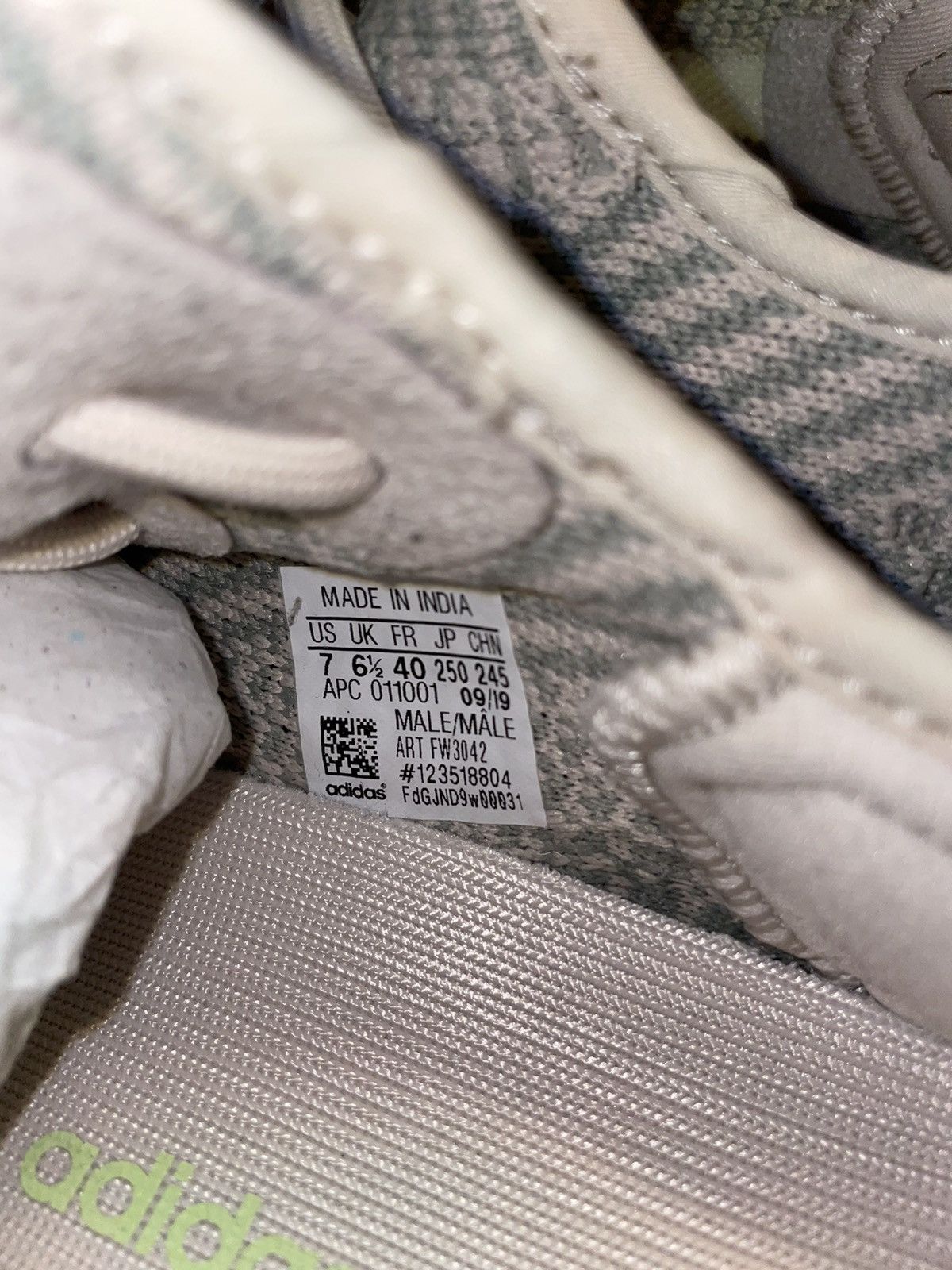 YEEZY BOOST 350 V2 CITRIN (non-reflective)