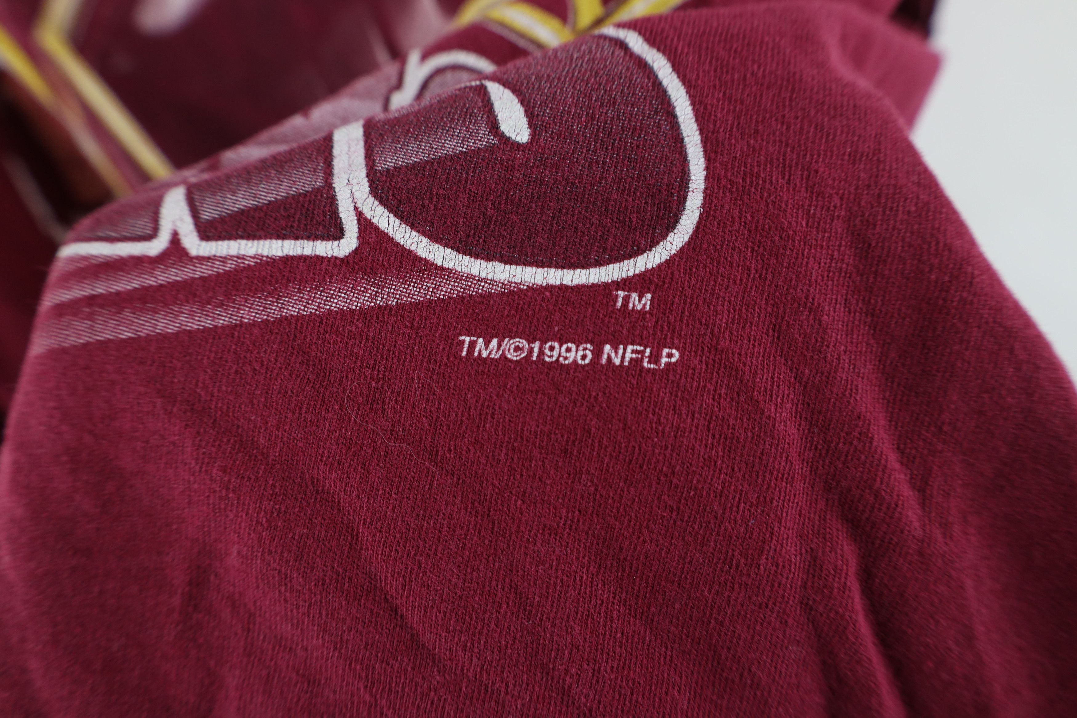 Vintage Vintage 90s Redskins Football T-Shirt Commanders USA Size US XL / EU 56 / 4 - 8 Thumbnail