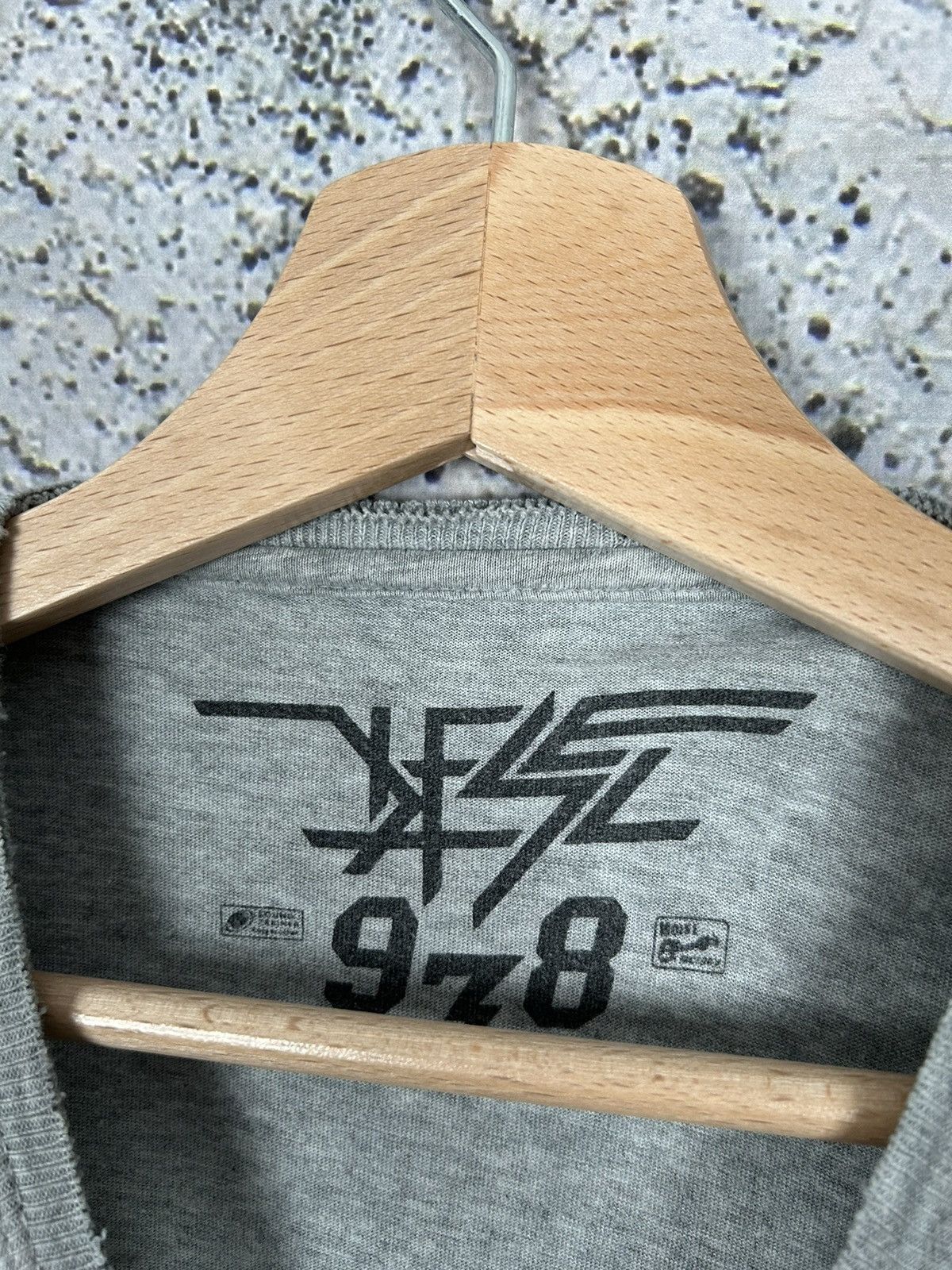 Diesel Vintage Diesel Y2K 00s Graphic Tee Streetwear Hype Size US XL / EU 56 / 4 - 4 Thumbnail