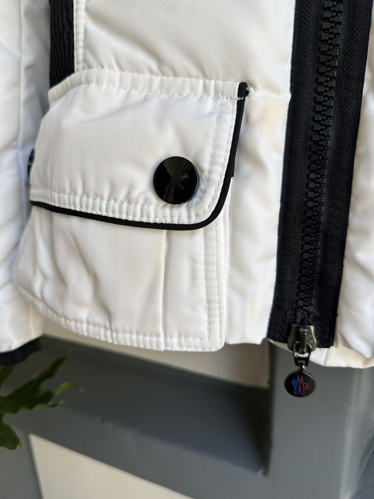 Moncler Moncler joyce vintage big logo patch jacket Size XS / US 0-2 / IT 36-38 - 19 Thumbnail