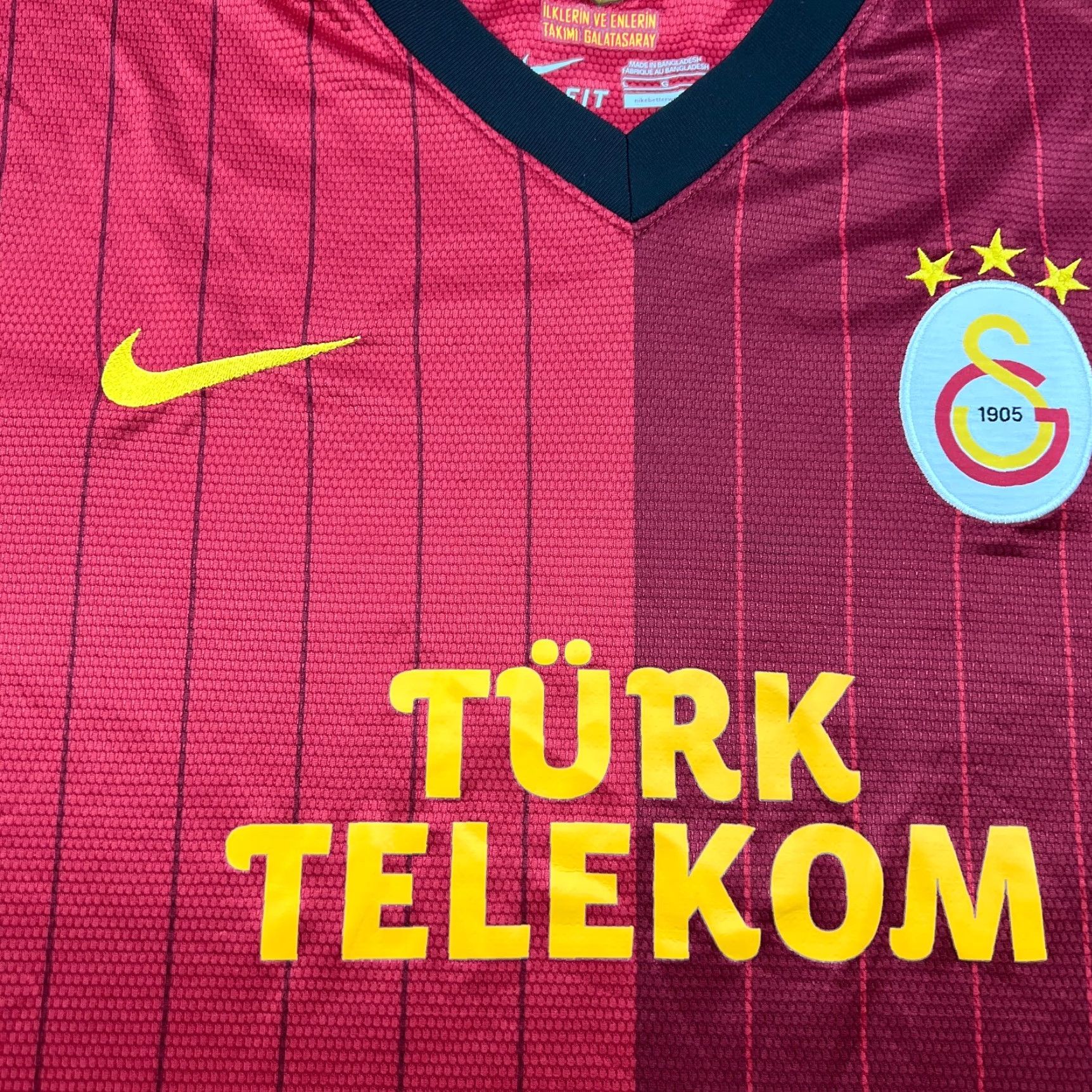 Nike Nike Galatasaray 2012 2013 Third Football Jersey Shirt L Red Soccer Shirt Mens Nike Soccer Jersey Multifunctional Quick Dry Football Shirt Size US L / EU 52-54 / 3 - 7 Thumbnail